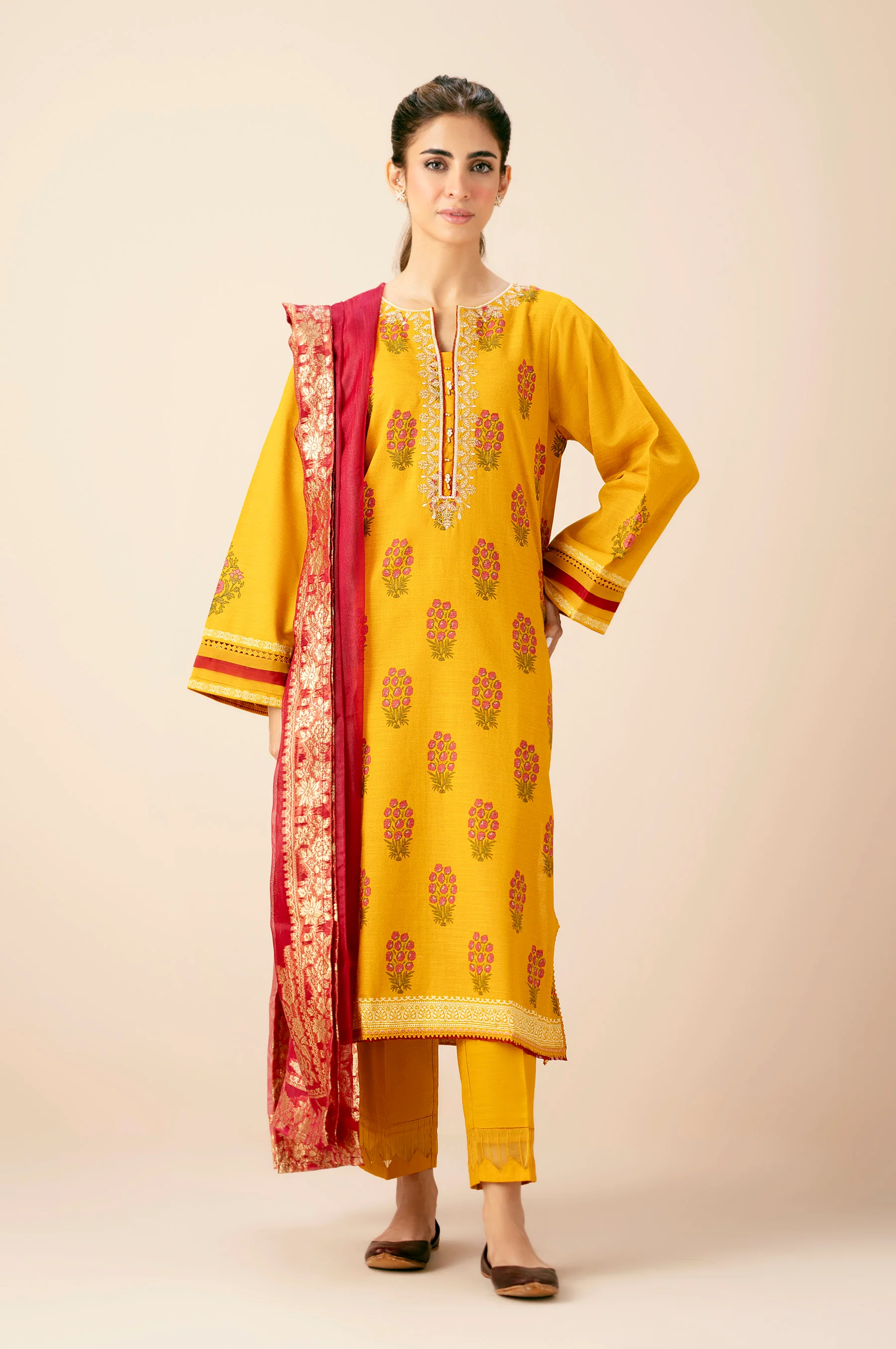 EMBROIDERED SUIT