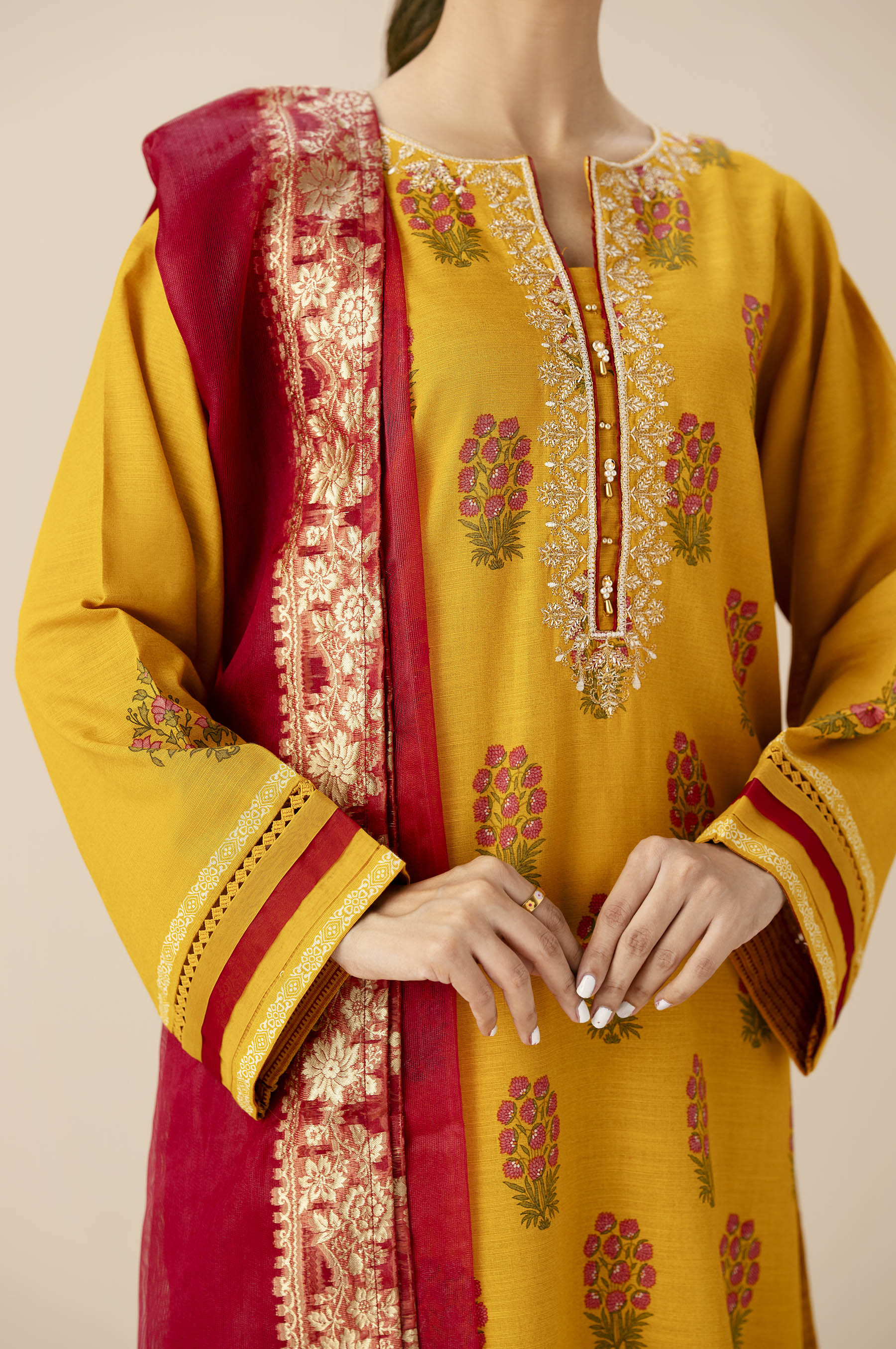 EMBROIDERED SUIT - Image 3