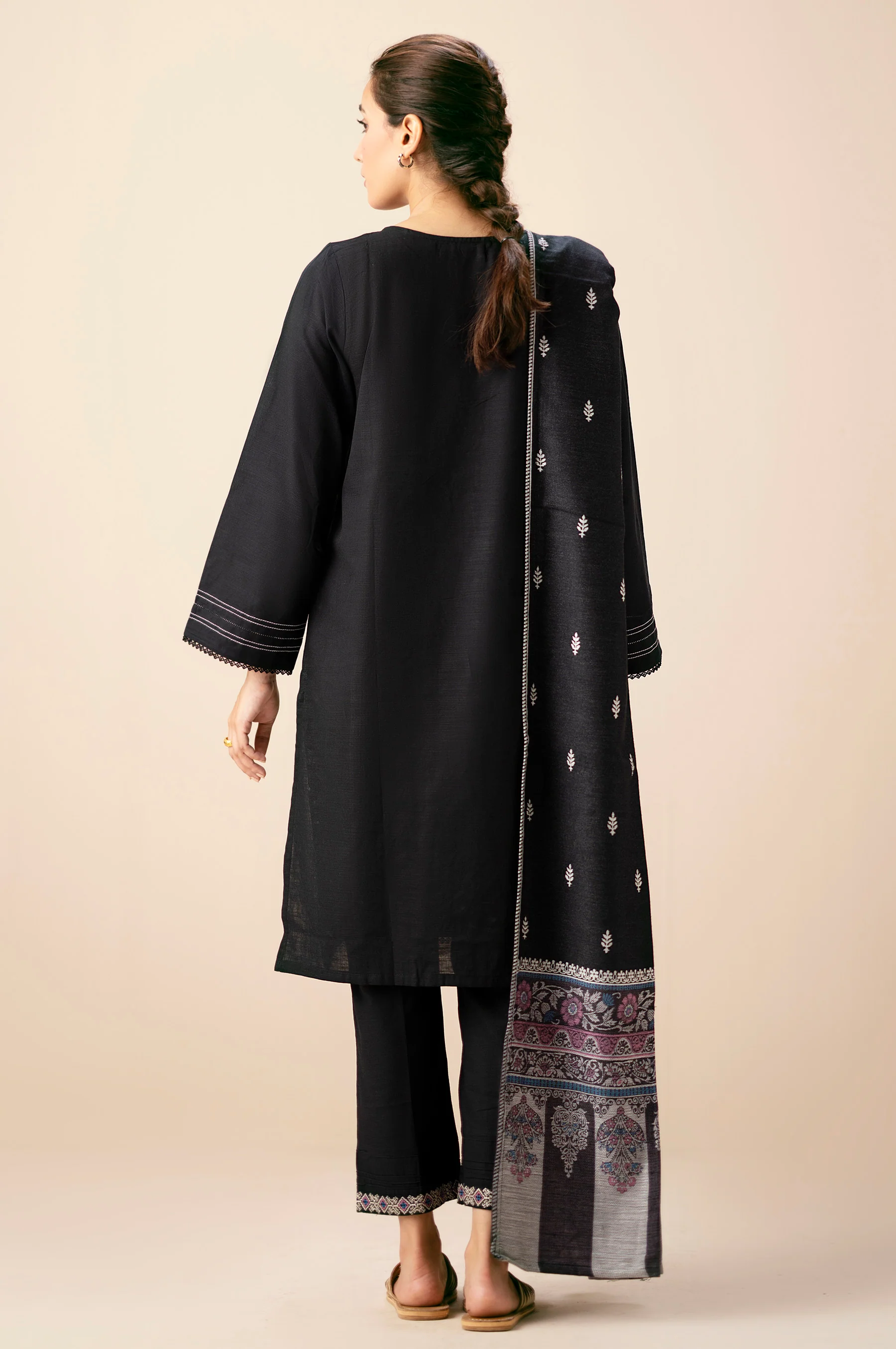 STITCHED EMBROIDERED SUIT - Image 5