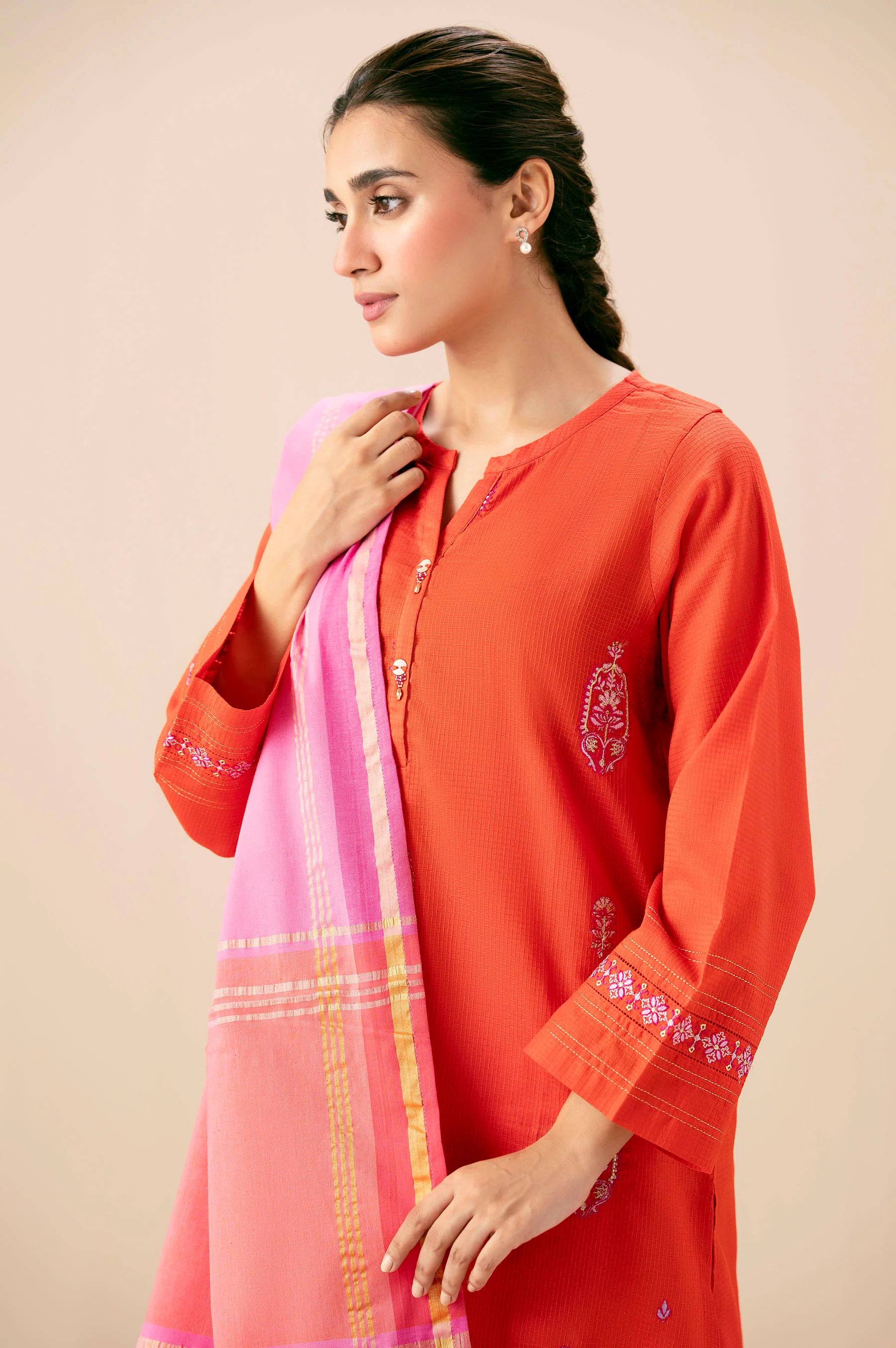 EMBROIDERED SUIT - Image 2