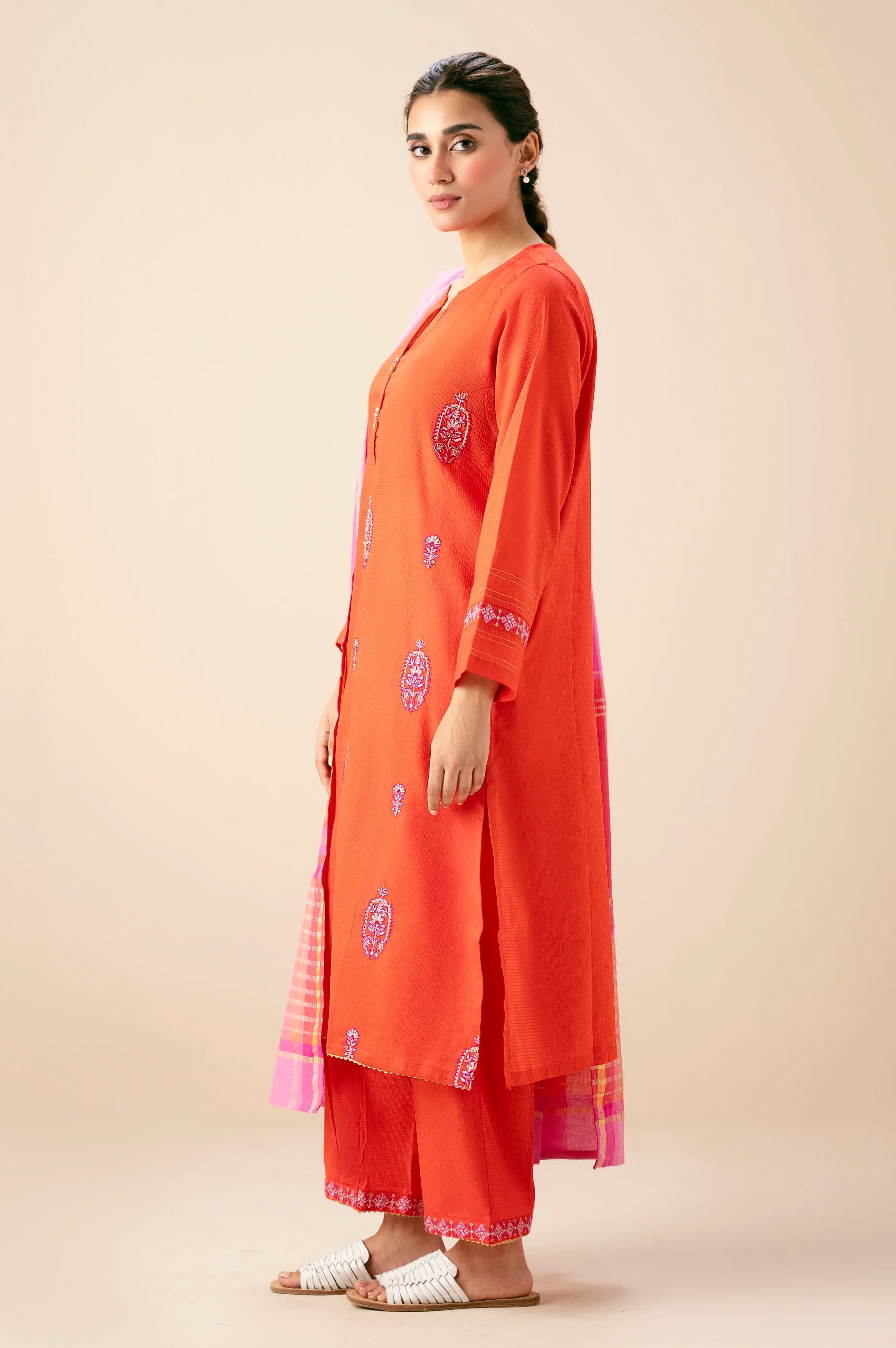 EMBROIDERED SUIT - Image 3
