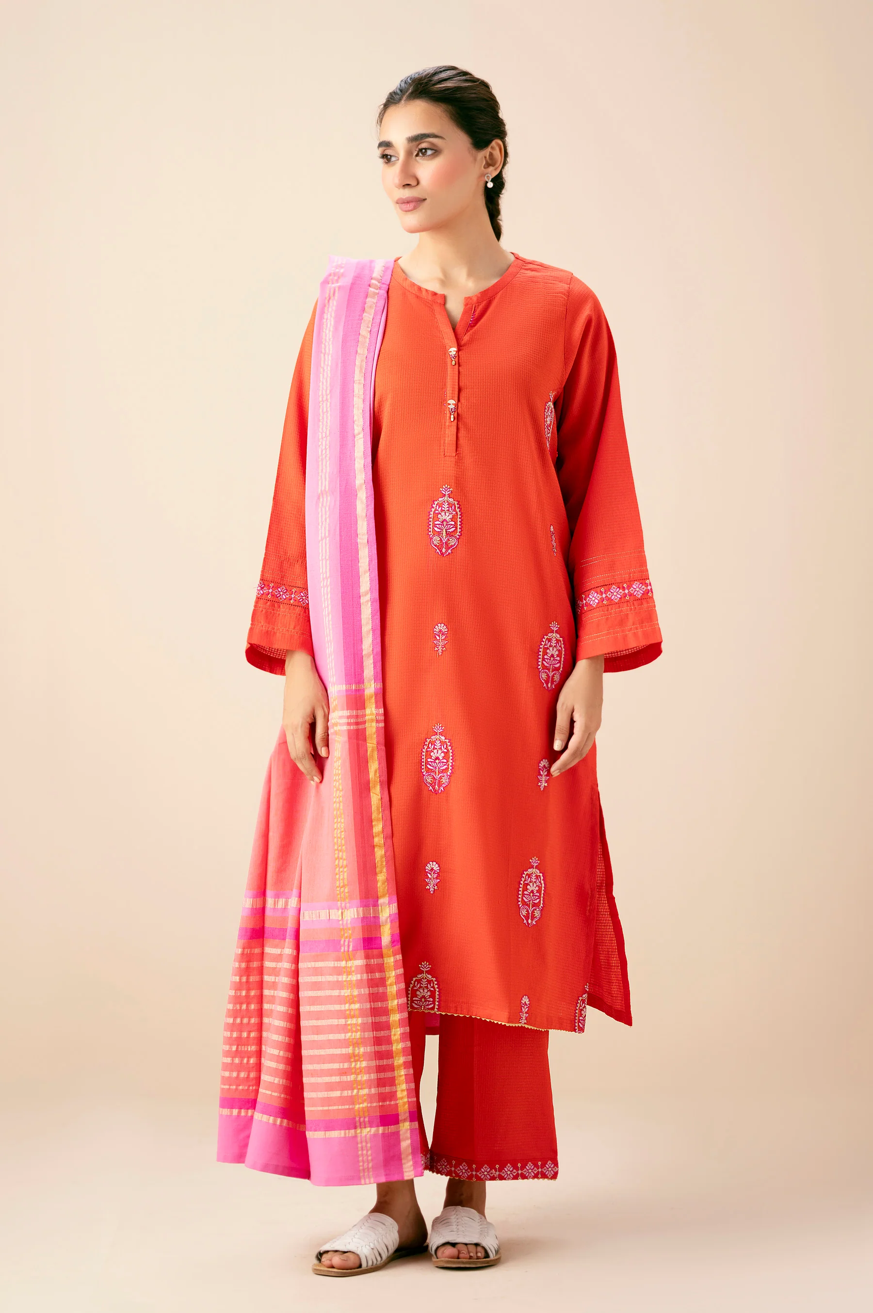 EMBROIDERED SUIT - Image 5