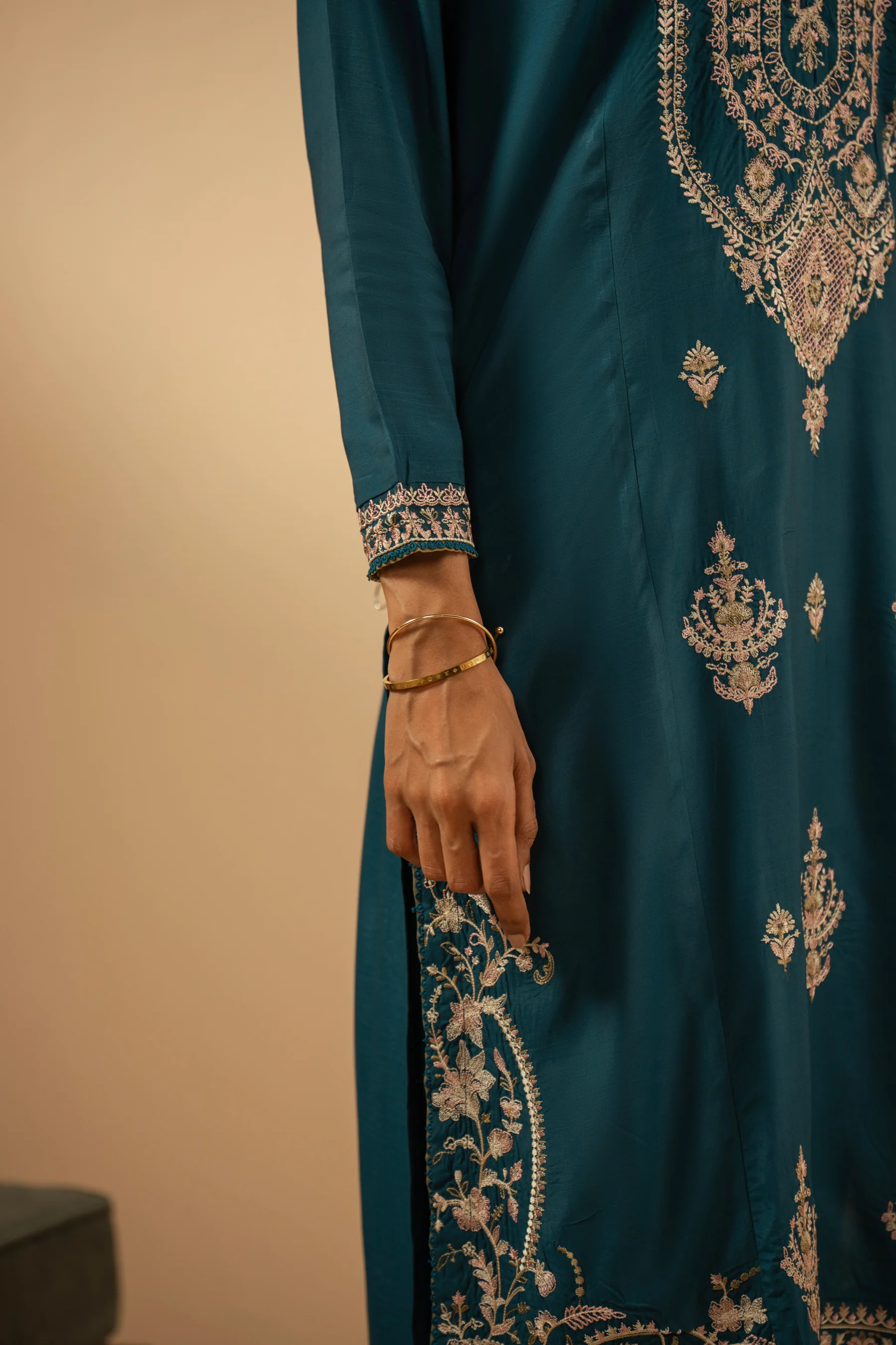 EMBROIDERED RAW SILK STITCHED 3 PIECE SUIT - Image 9
