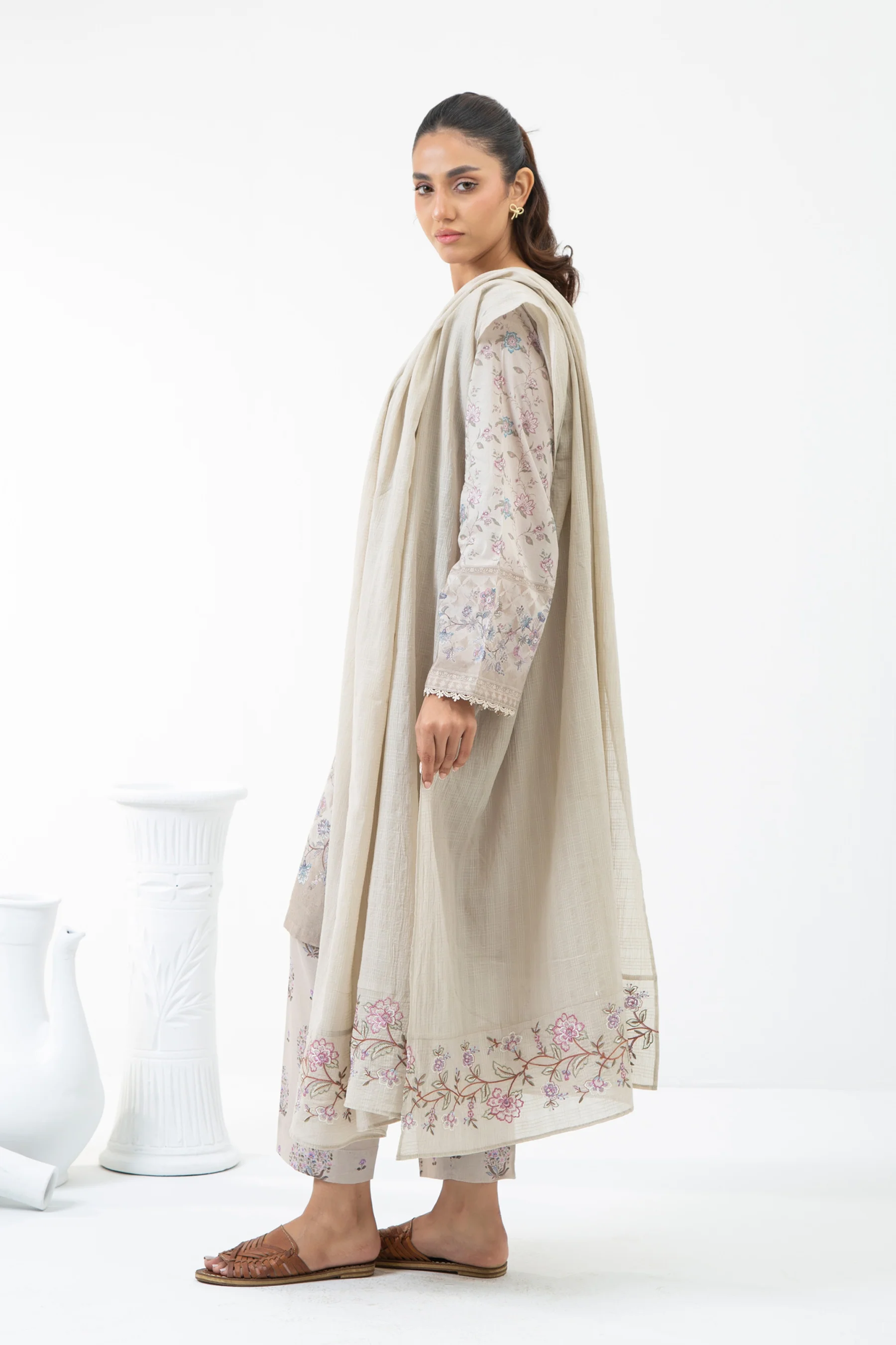 STITCHED EMBROIDERED CAMBRIC SUIT - Image 3