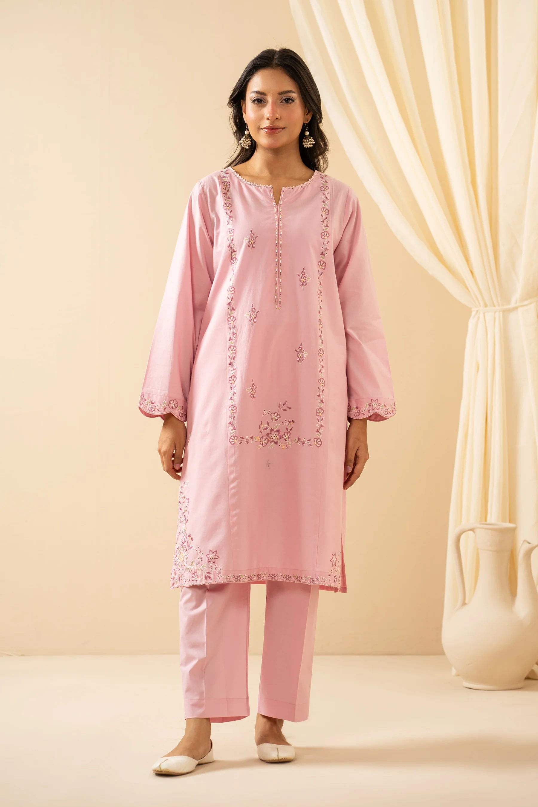 EMBROIDERED VISCOSE CREPE STITCHED 3 PIECE SUIT - Image 6