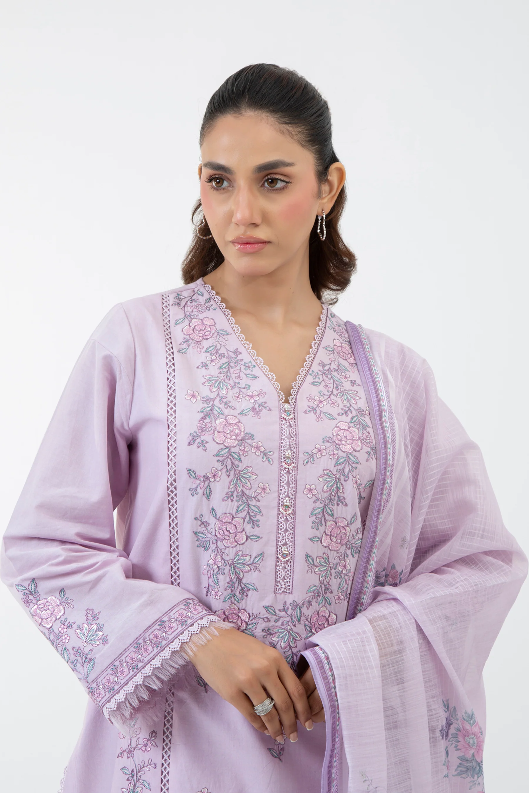 EMBROIDERED SLUB LAWN STITCHED 3 PIECE SUIT - Image 2