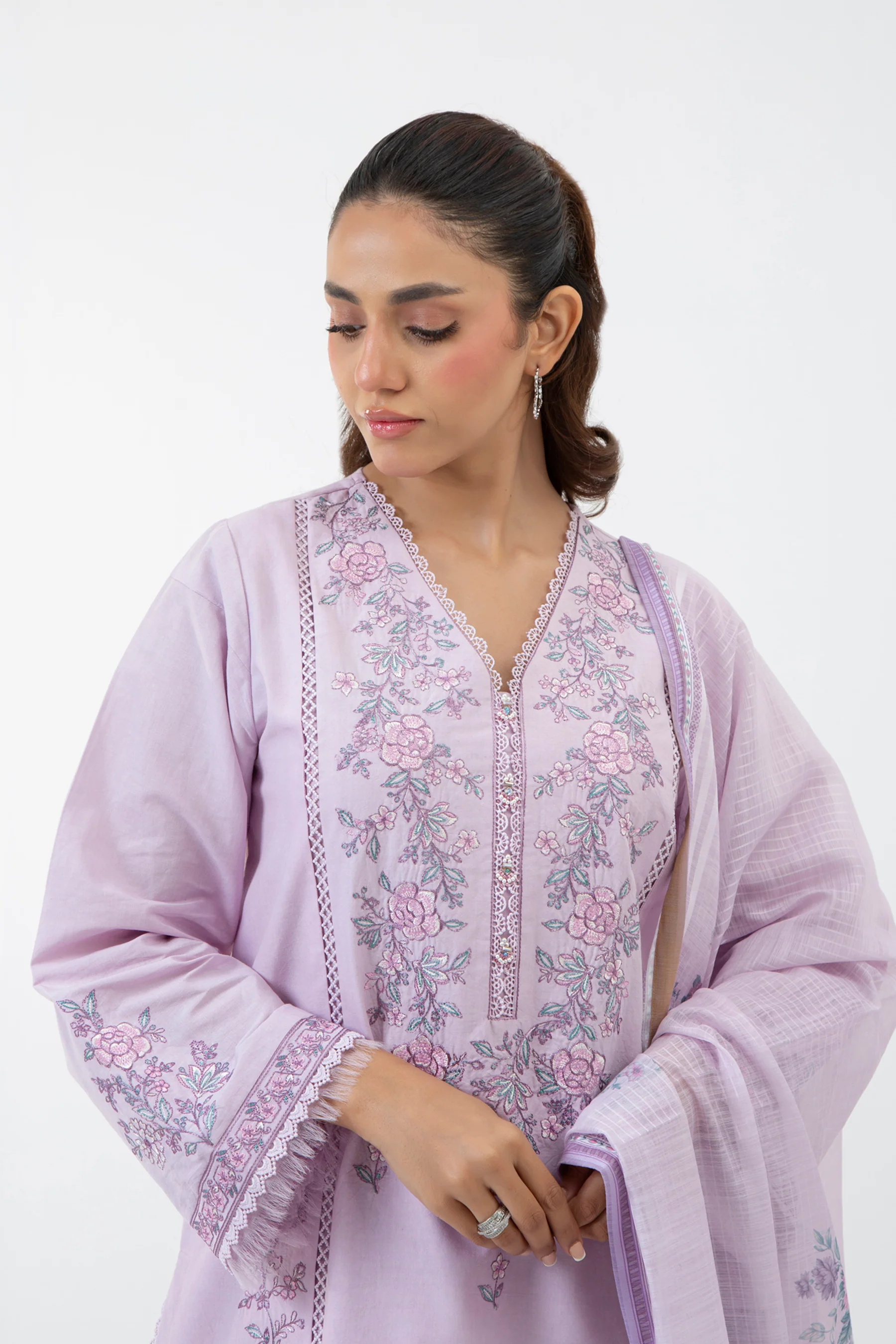 EMBROIDERED SLUB LAWN STITCHED 3 PIECE SUIT - Image 5