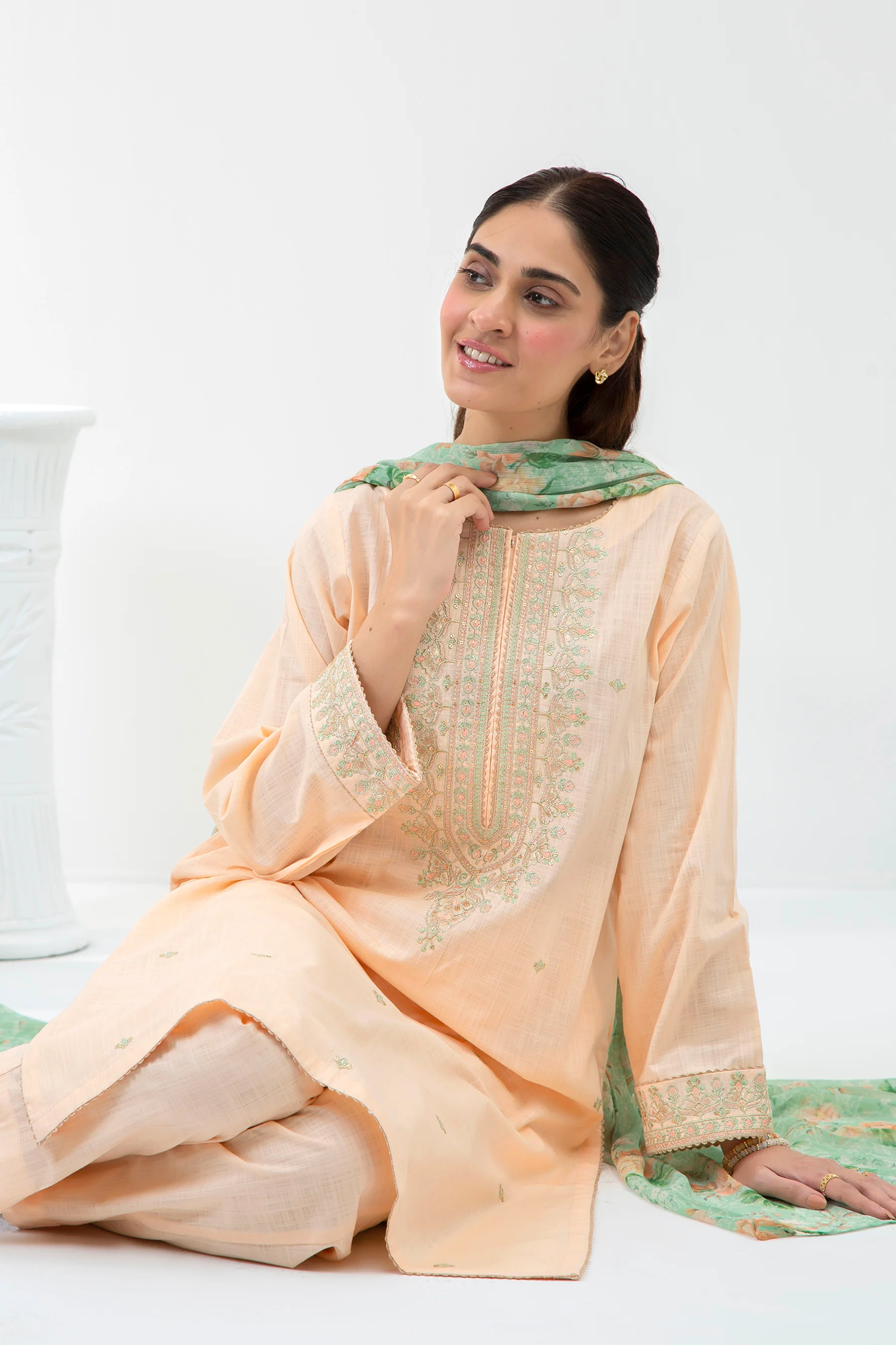 EMBROIDERED BOTH SIDE SLUB STITCHED 3 PIECE SUIT - Image 5
