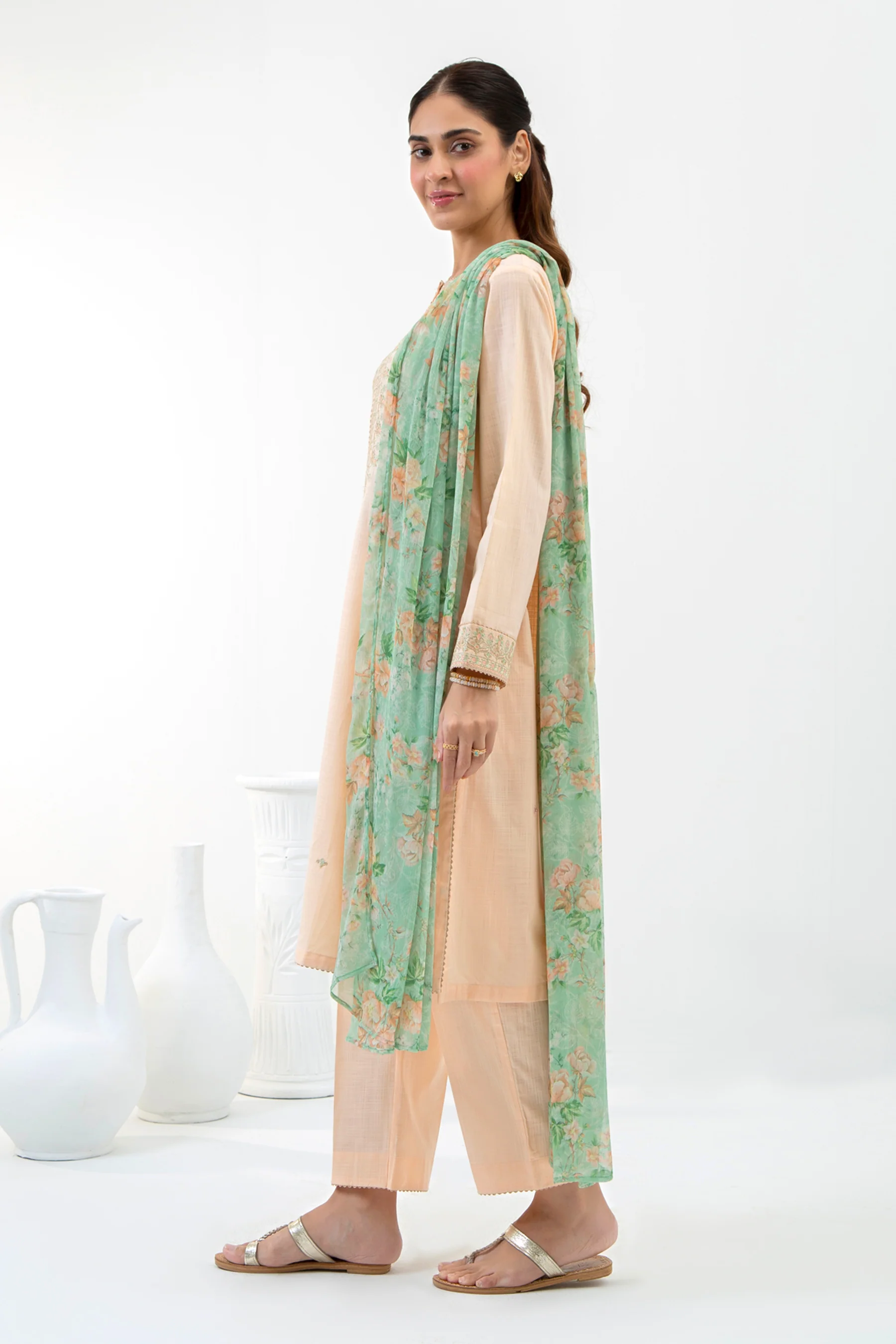 EMBROIDERED BOTH SIDE SLUB STITCHED 3 PIECE SUIT - Image 6