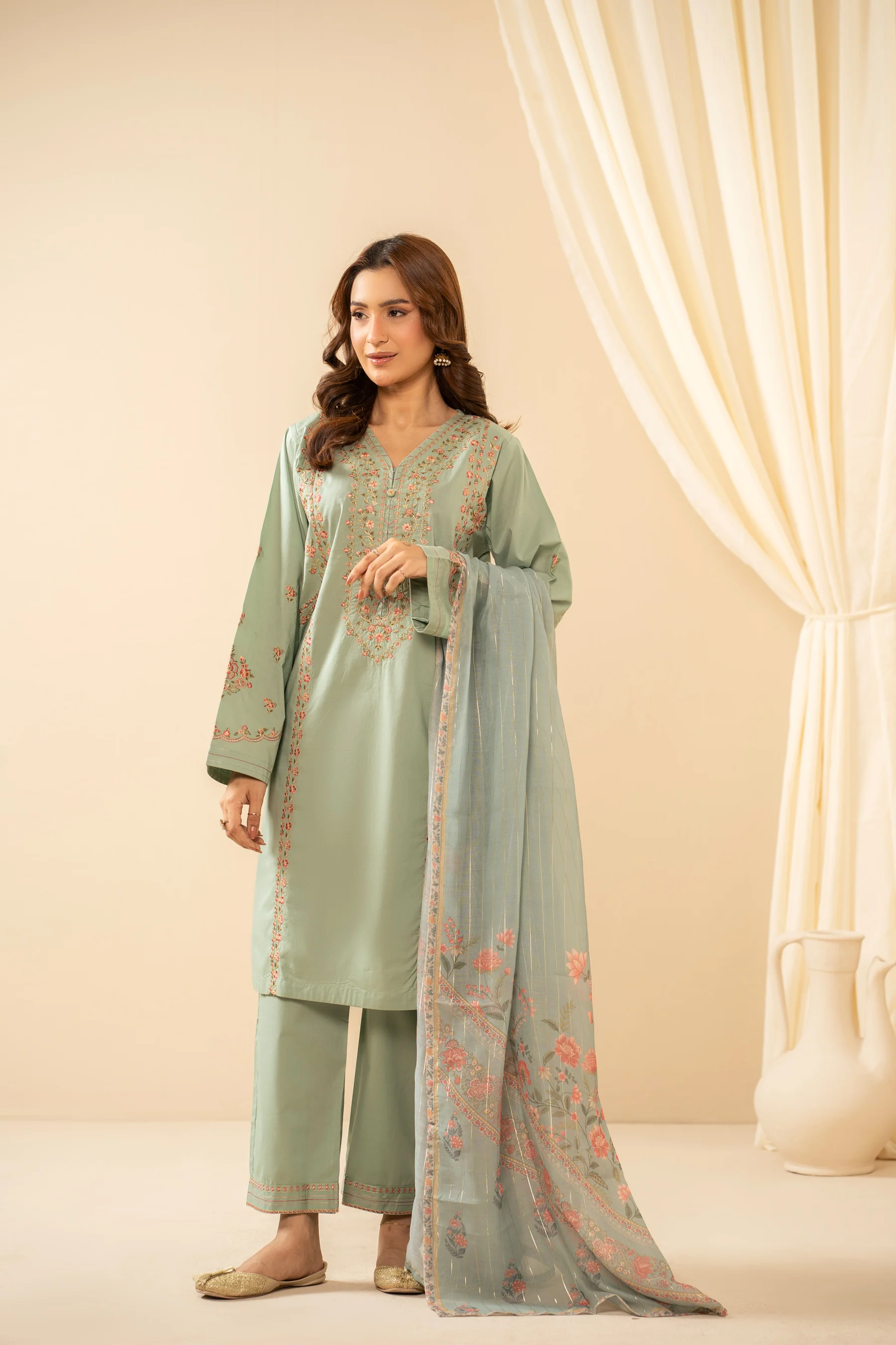 EMBROIDERED CAMBRIC STITCHED 3 PIECE SUIT (FACTORY E-OUTLET)