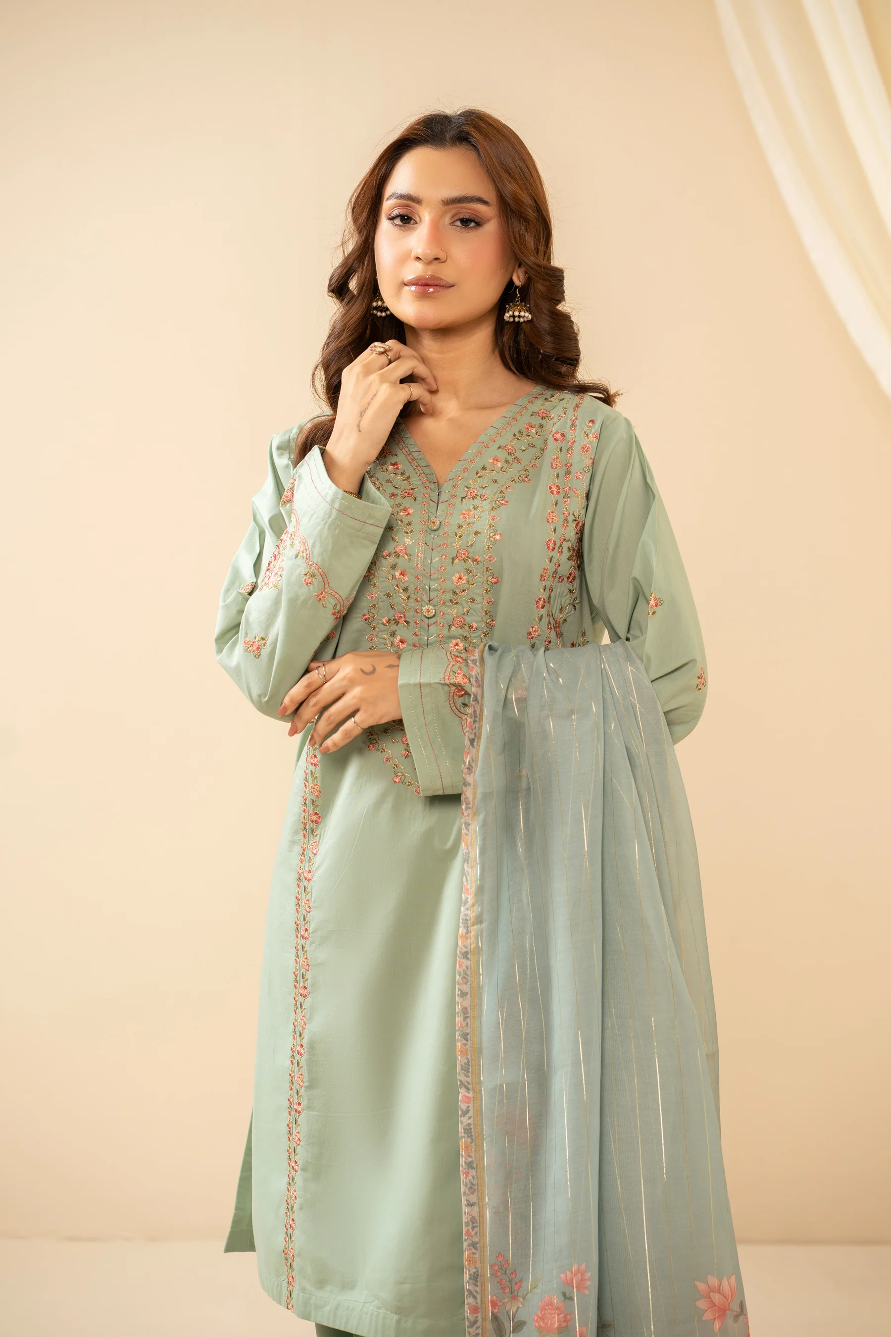EMBROIDERED CAMBRIC STITCHED 3 PIECE SUIT (FACTORY E-OUTLET) - Image 6