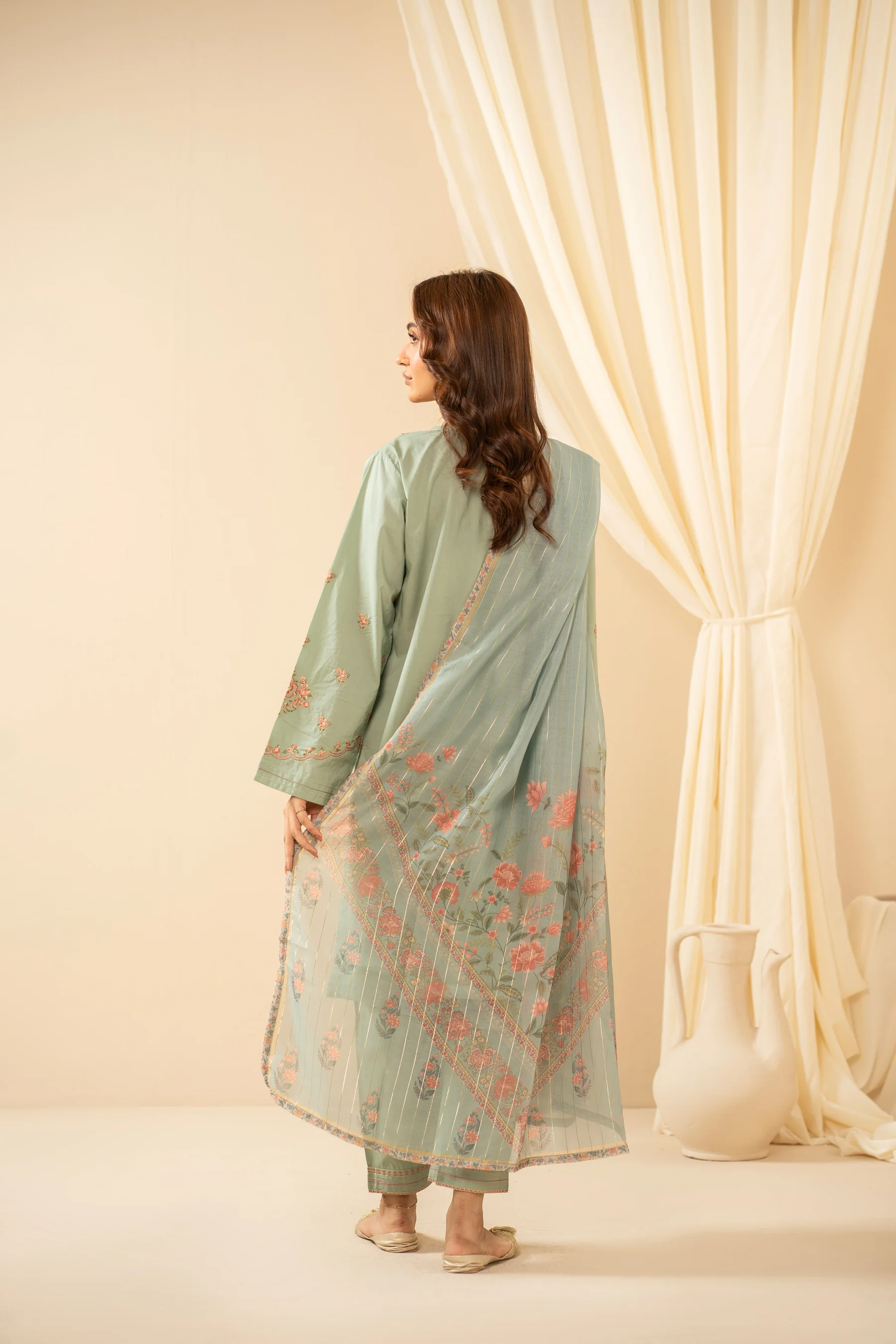 EMBROIDERED CAMBRIC STITCHED 3 PIECE SUIT (FACTORY E-OUTLET) - Image 8