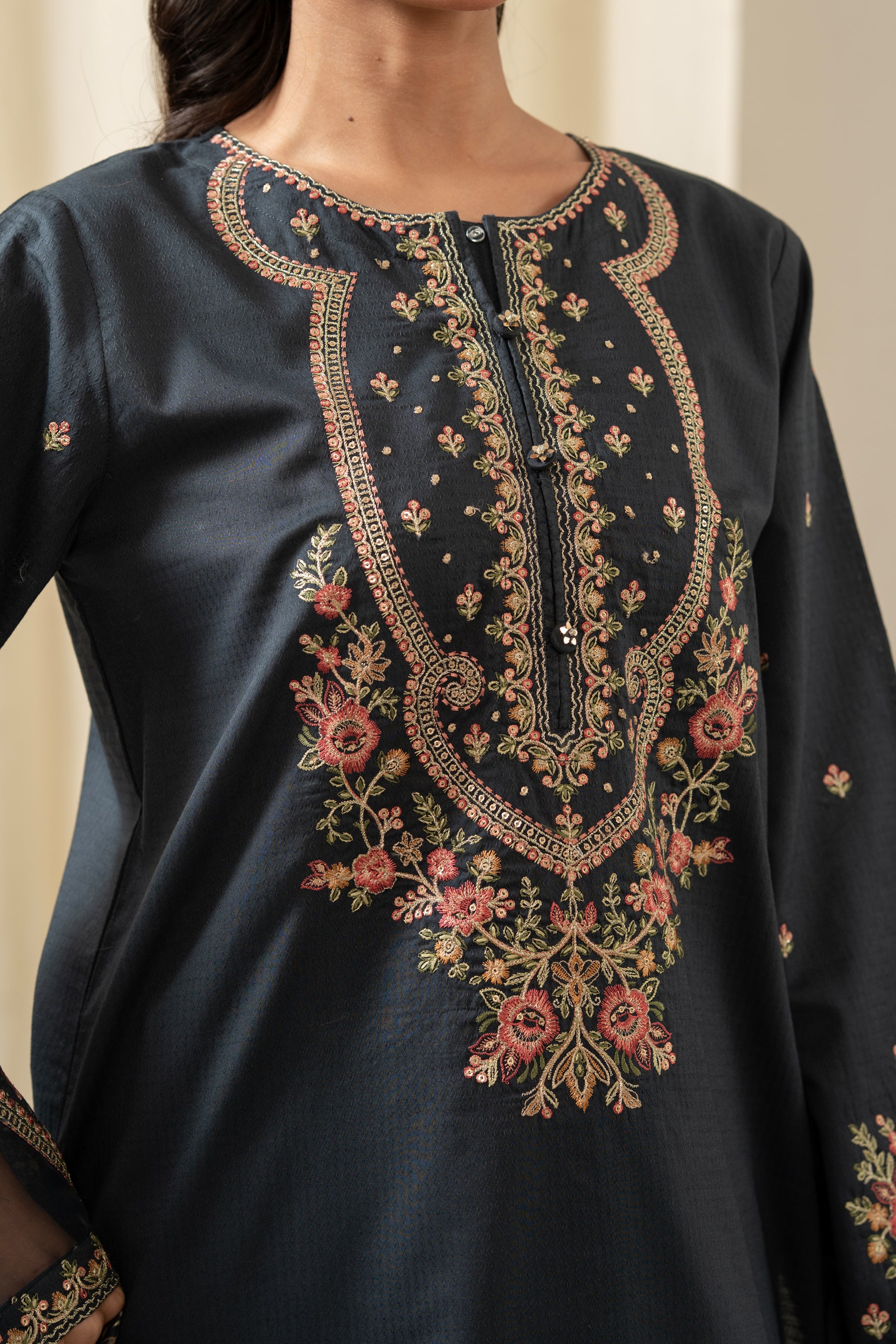 STITCHED EMBROIDERED DOBBY SUIT - Image 2