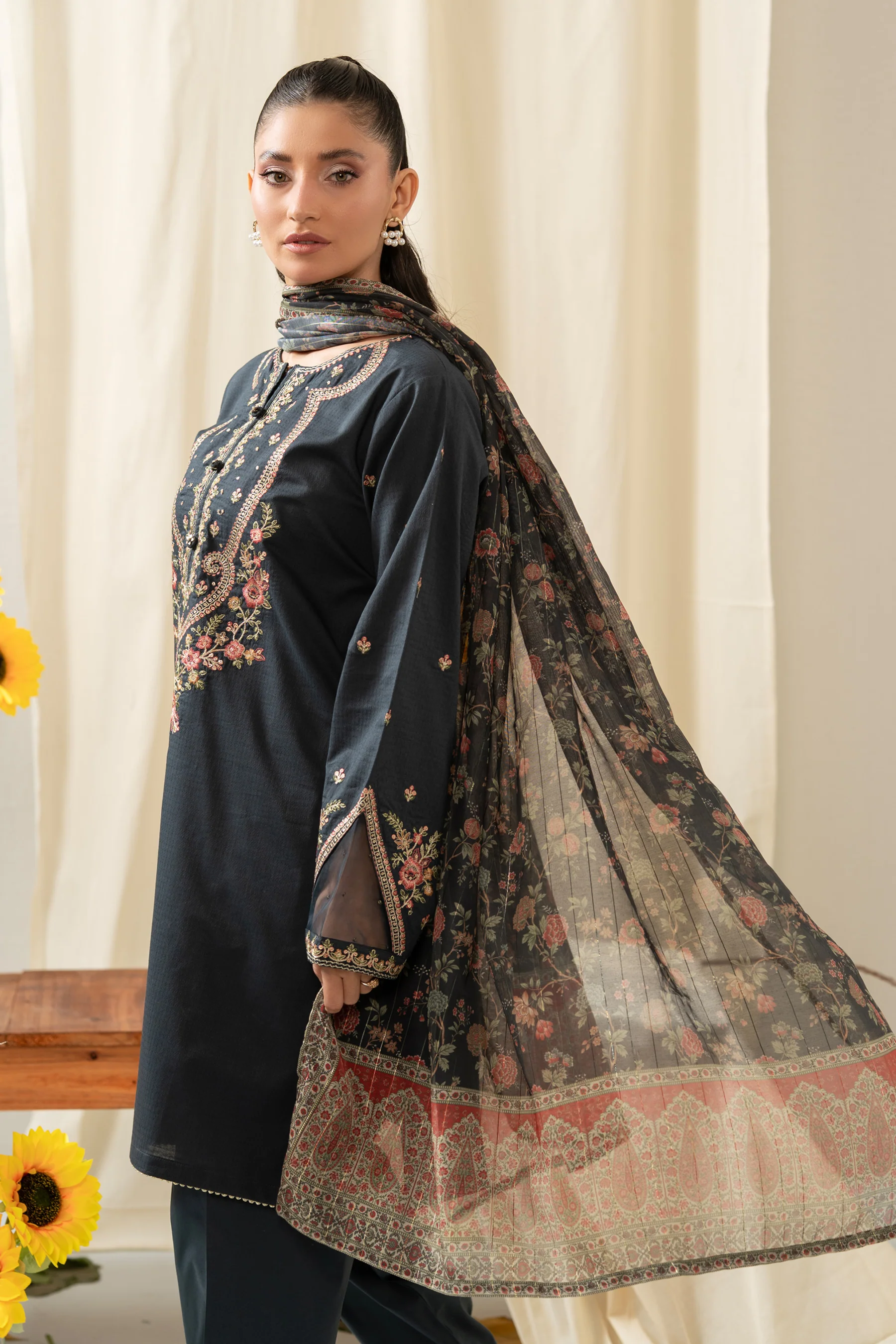STITCHED EMBROIDERED DOBBY SUIT - Image 6
