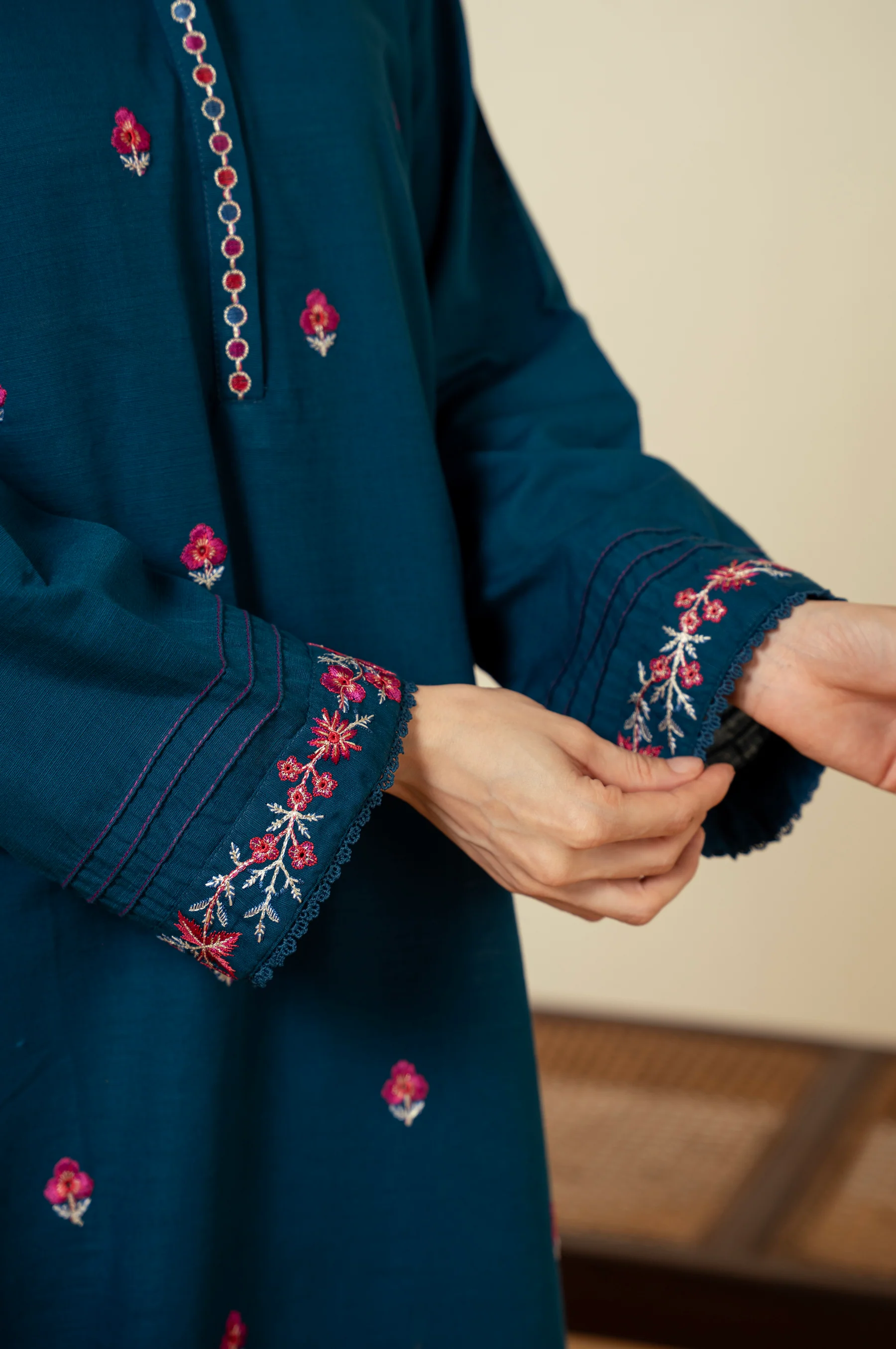 STITCHED DYED EMBROIDERED SUIT - Image 2