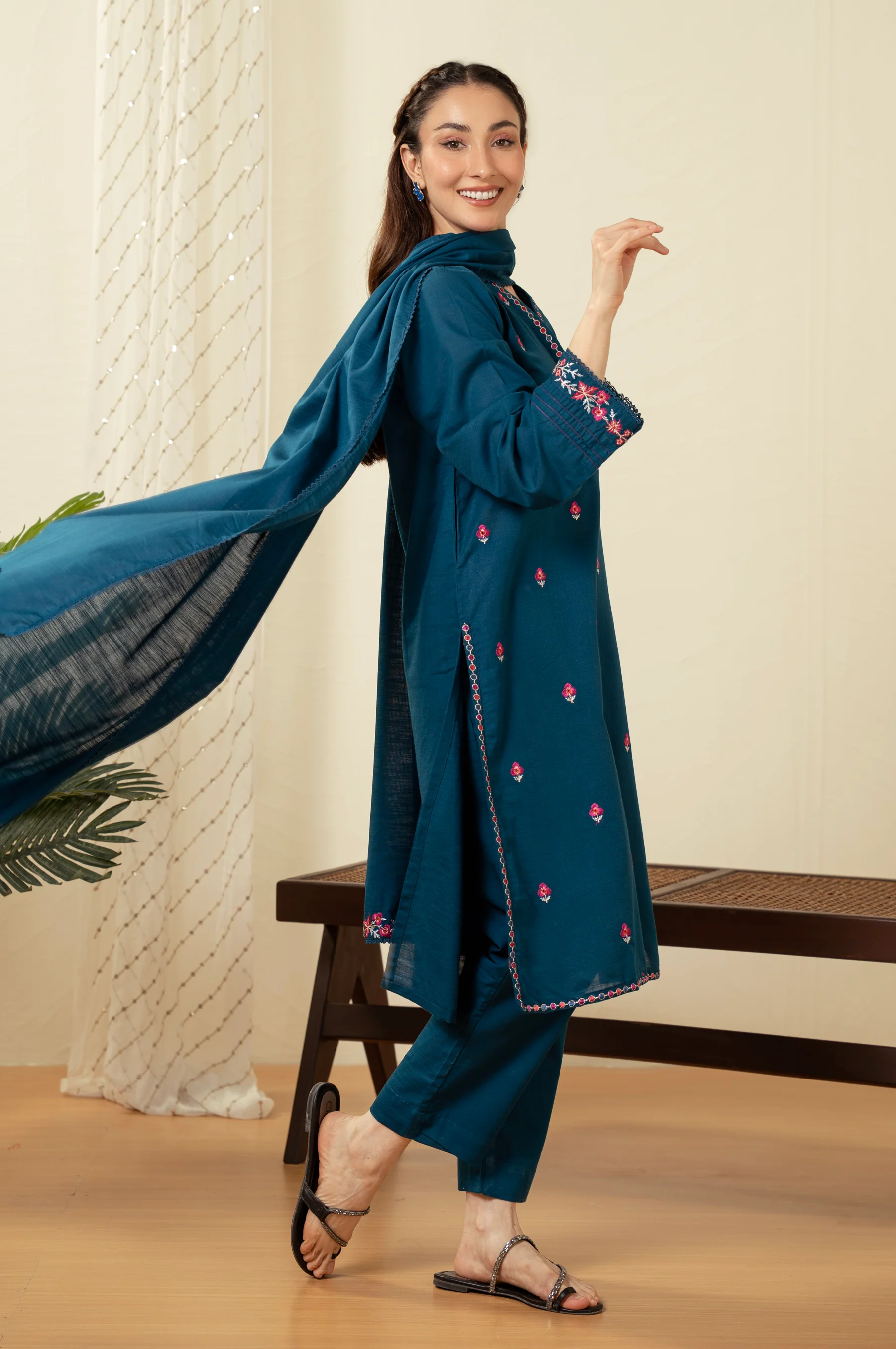 STITCHED DYED EMBROIDERED SUIT - Image 5