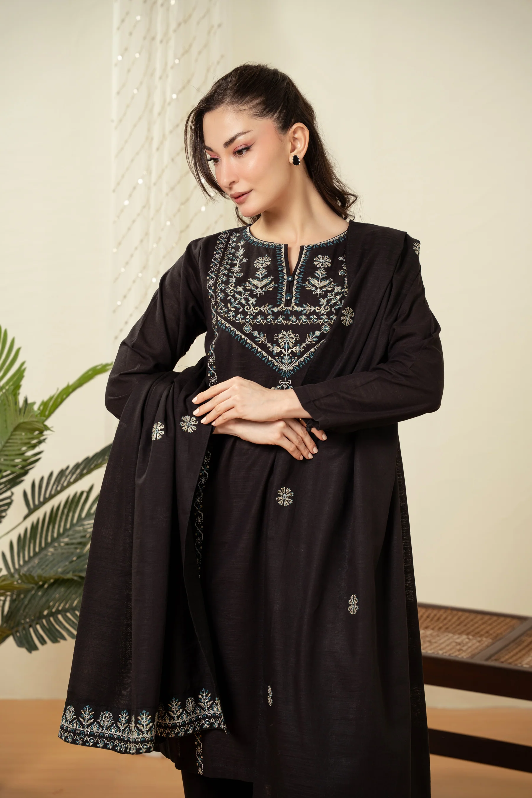 EMBROIDERED SUIT - Image 4