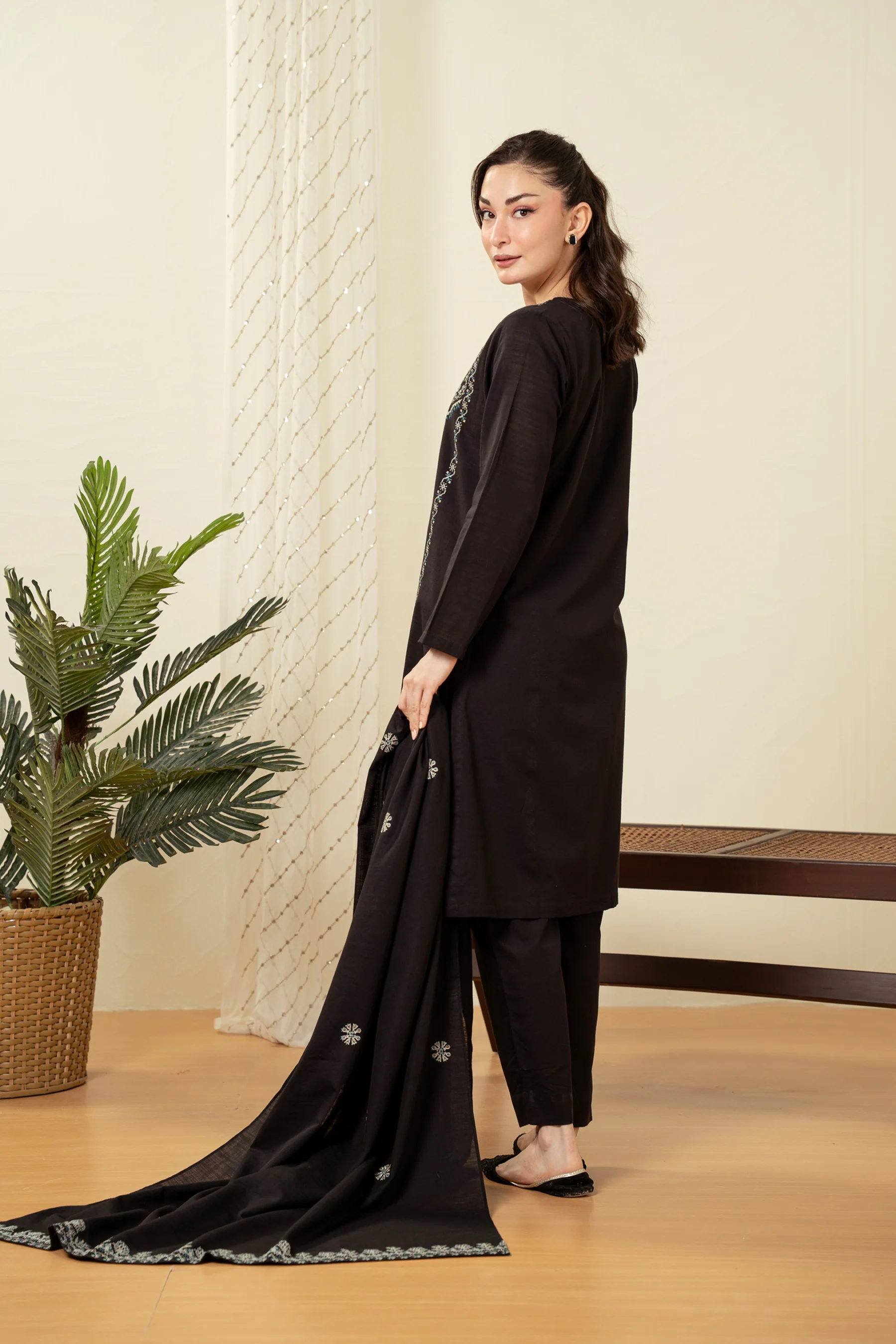 EMBROIDERED SUIT - Image 6