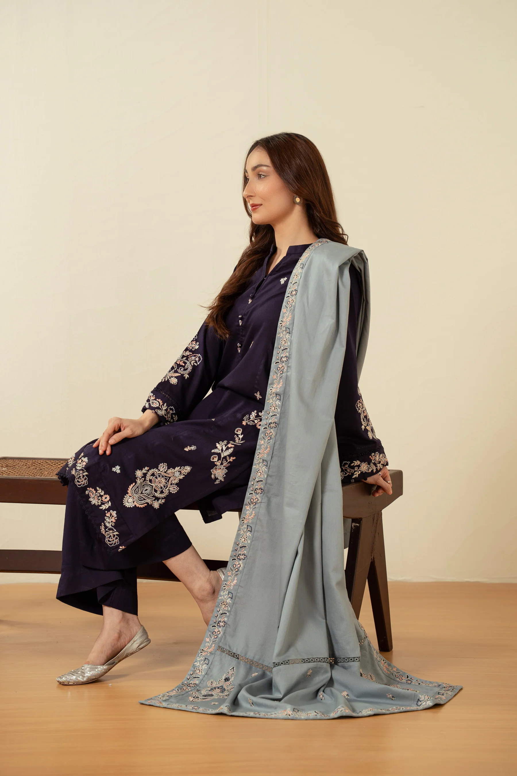STITCHED EMBROIDERED SUIT - Image 6