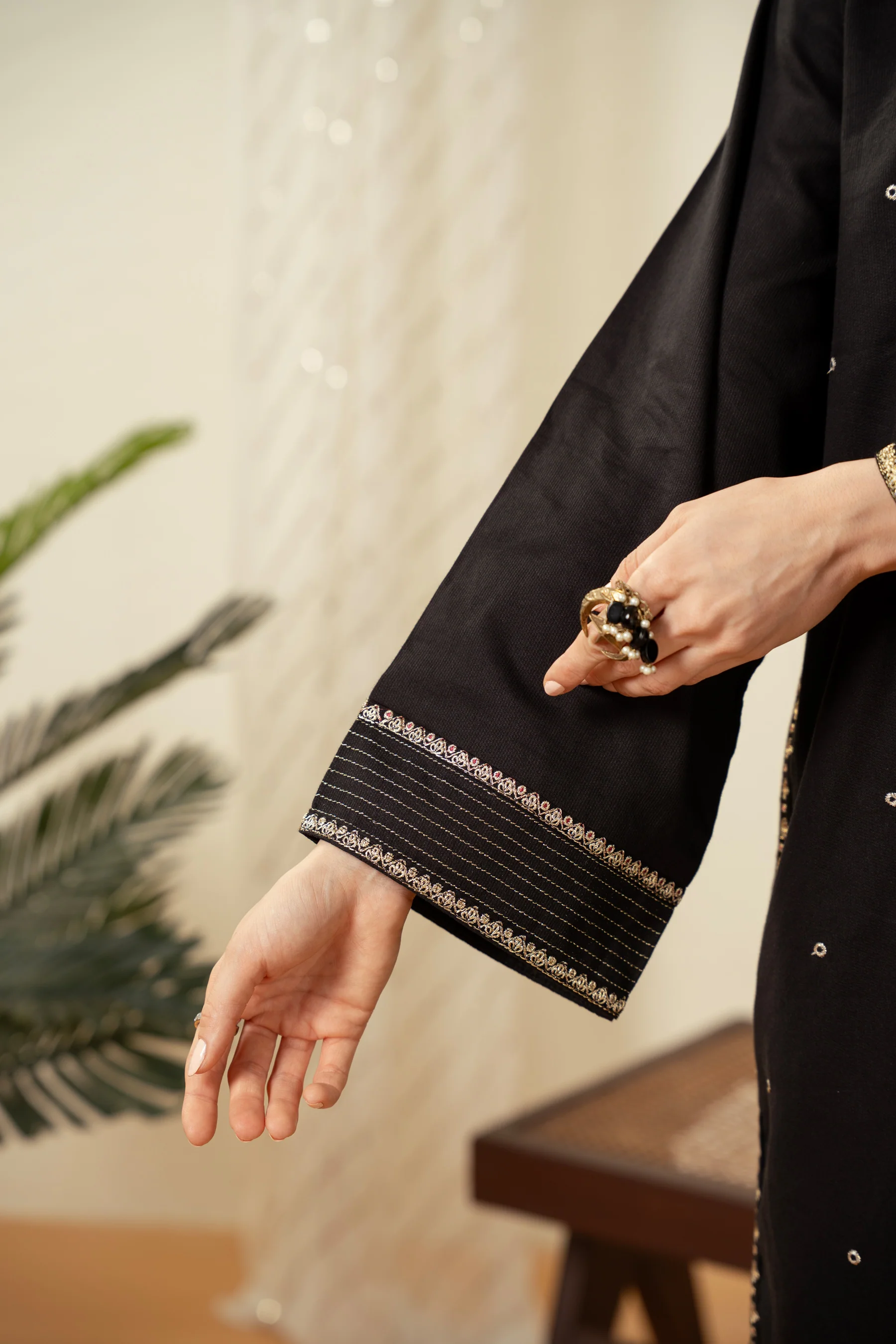EMBROIDERED SUIT - Image 3