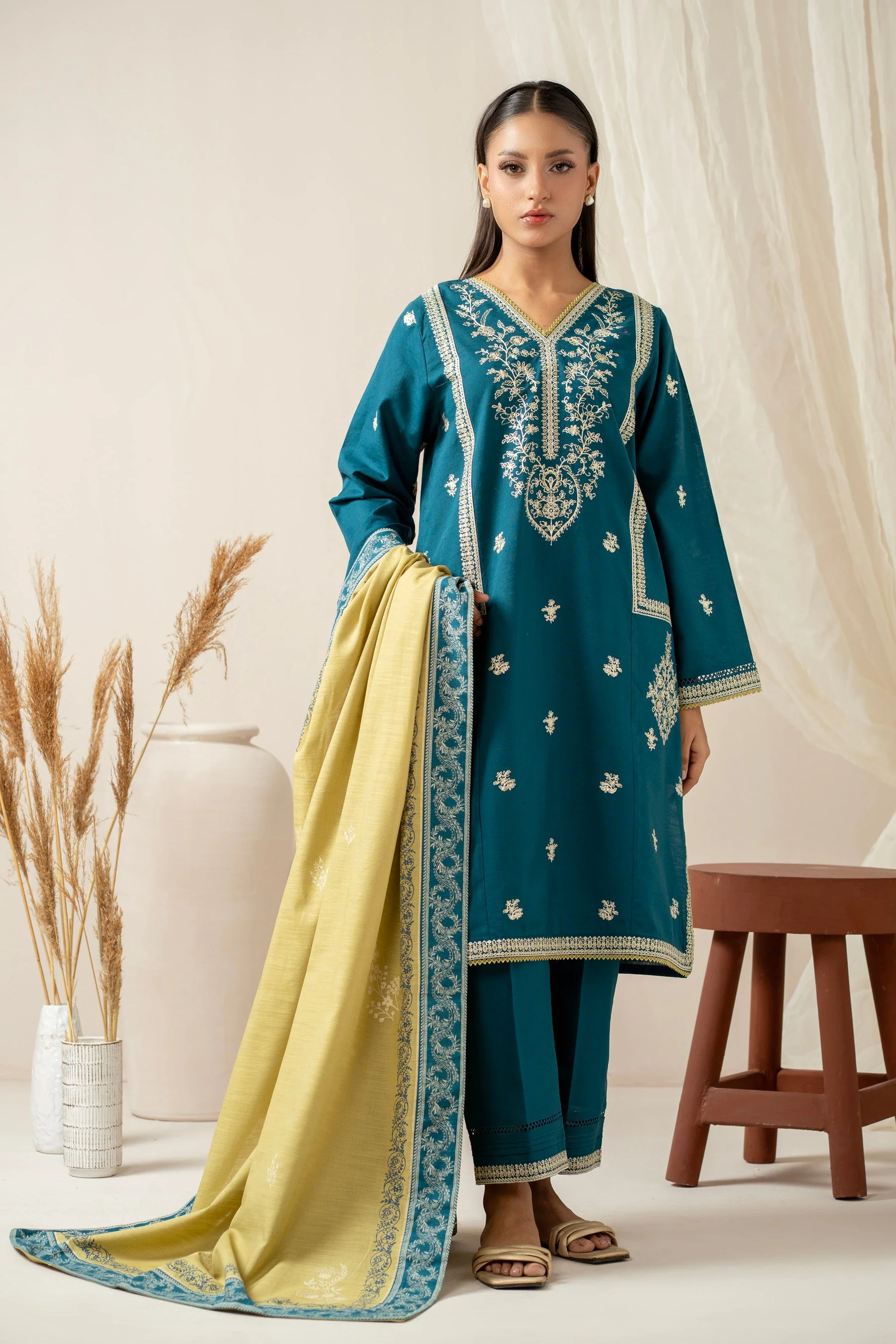STITCHED EMBROIDERED SUIT (FACTORY E-OUTLET)
