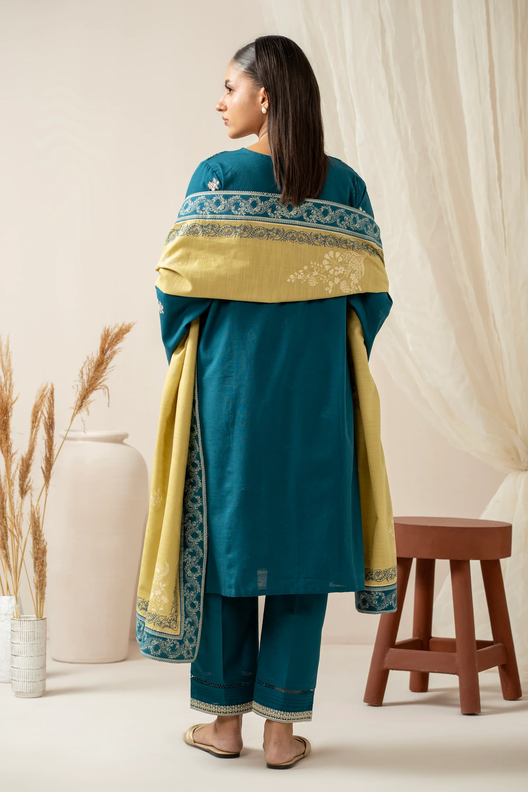 STITCHED EMBROIDERED SUIT - Image 4