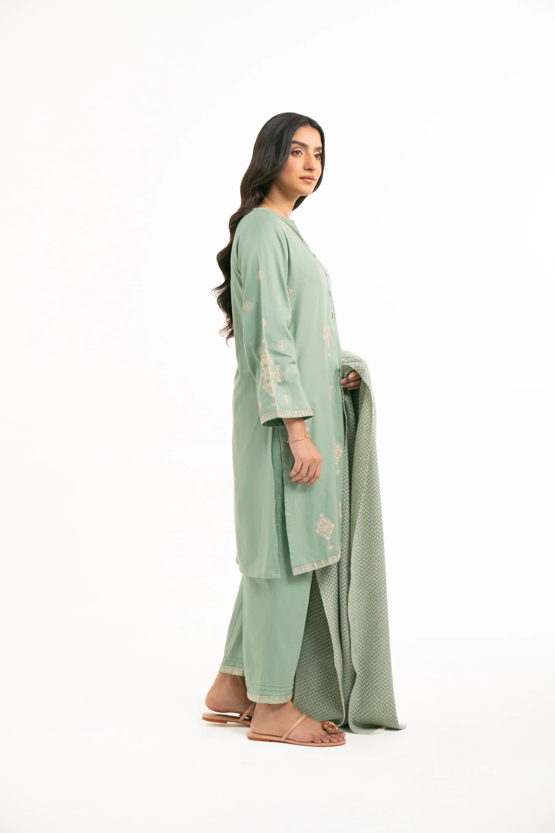 STITCHED DYED EMBROIDERED SUIT - Image 5
