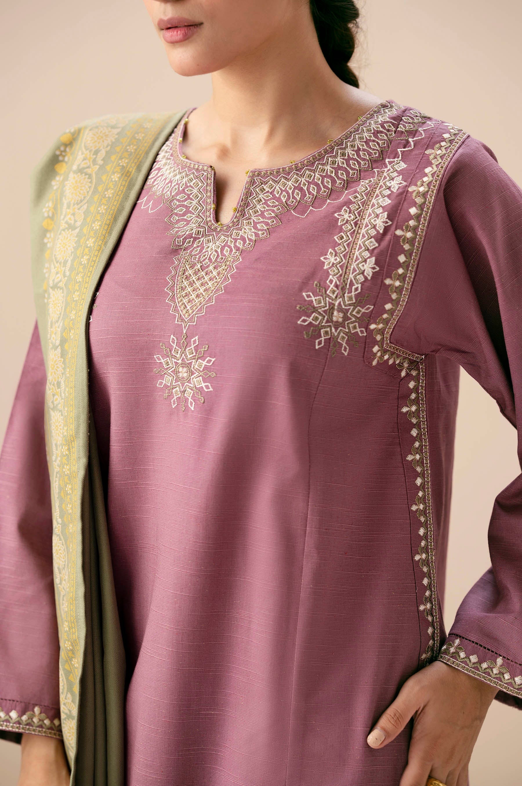 STITCHED EMBROIDERED SUIT (FACTORY E-OUTLET) - Image 2