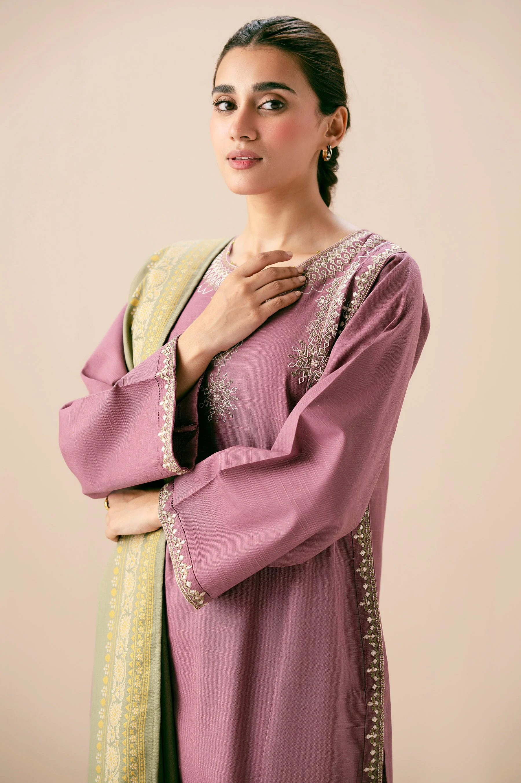 STITCHED EMBROIDERED SUIT (FACTORY E-OUTLET) - Image 3
