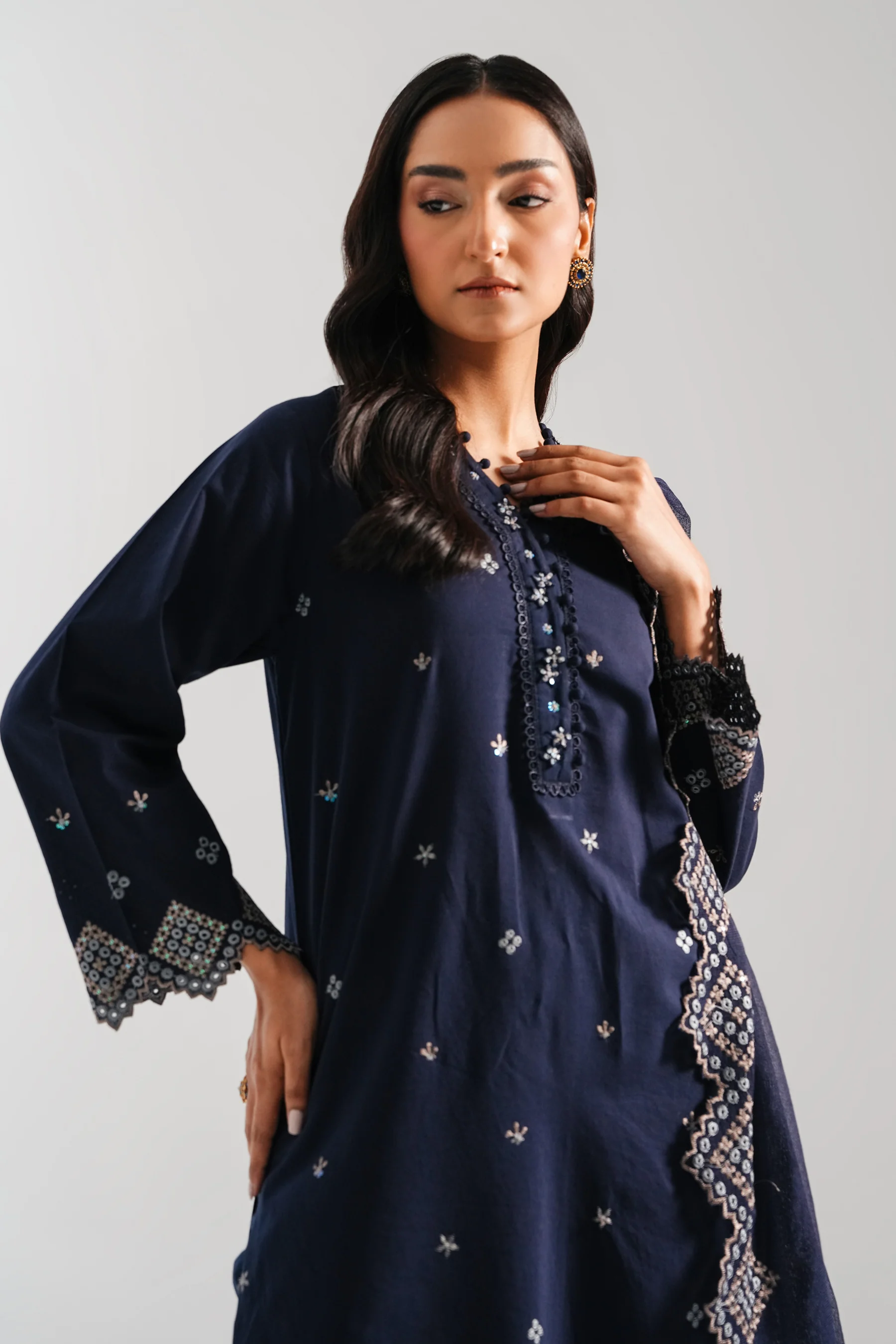 EMBROIDERED CAMBRIC STITCHED 3 PIECE SUIT - Image 2