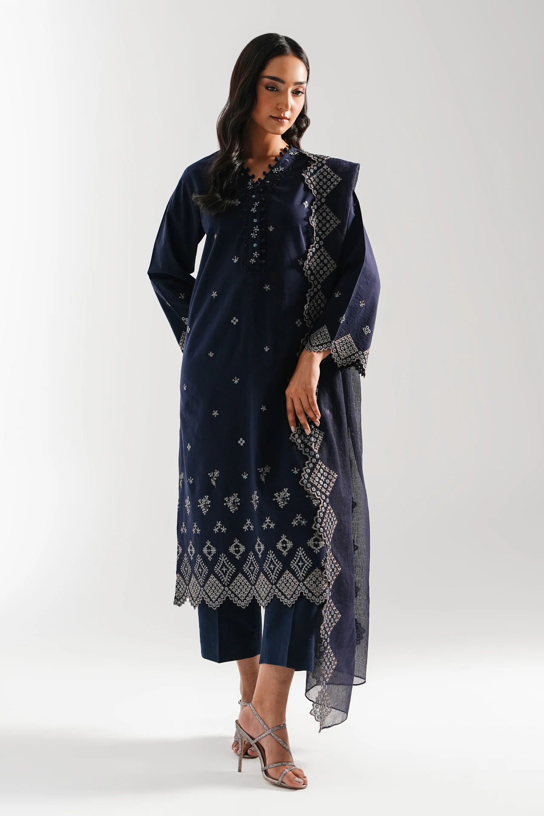EMBROIDERED CAMBRIC STITCHED 3 PIECE SUIT - Image 3