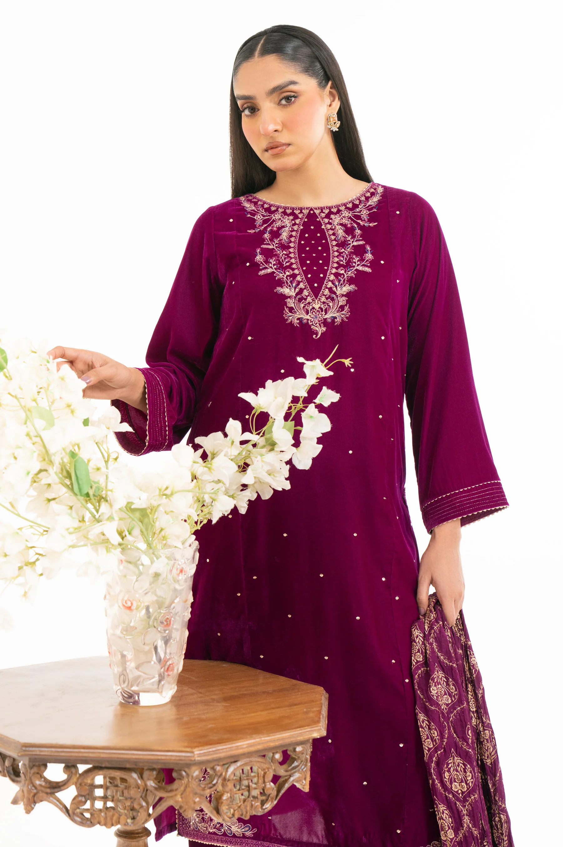 EMBROIDERED VELVET SUIT - Image 9