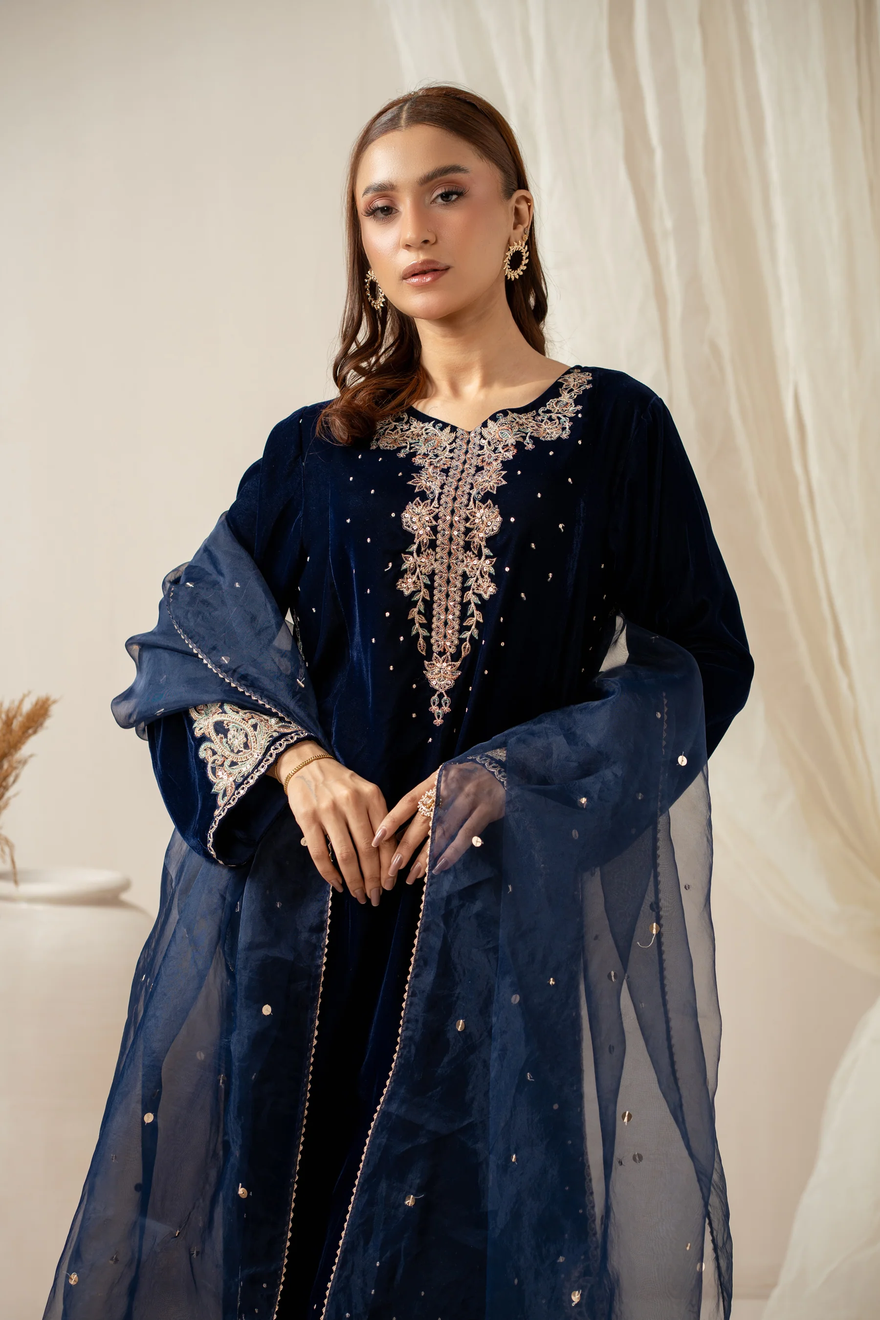 EMBROIDERED VELVET SUIT - Image 2
