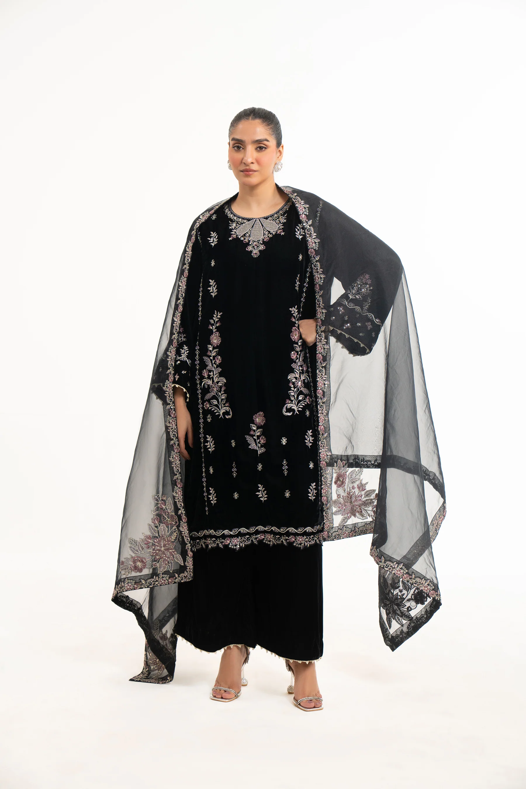 EMBROIDERED VELVET SUIT - Image 3