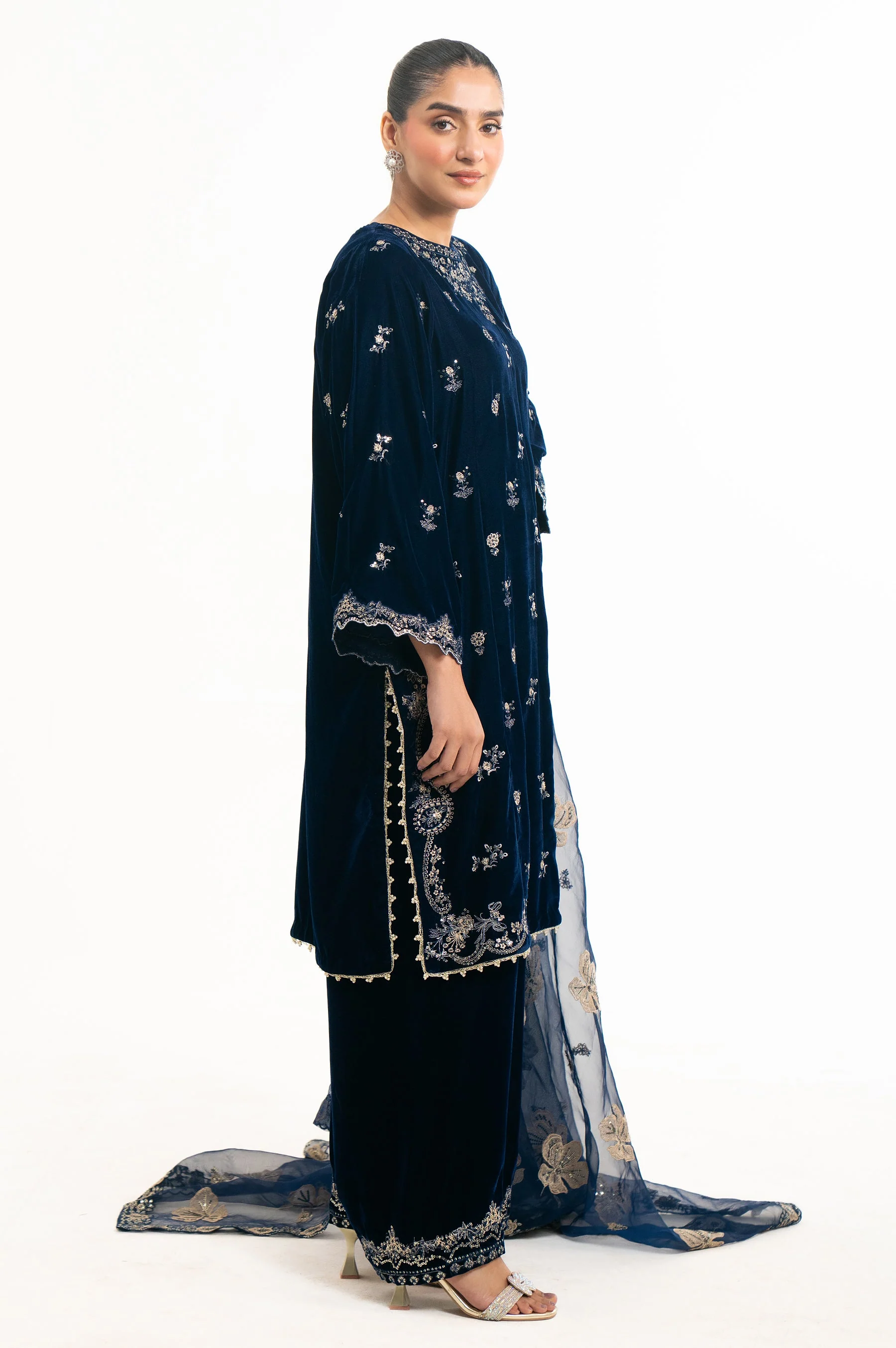 STITCHED EMBROIDERED VELVET SUIT (FACTORY E-OUTLET) - Image 6