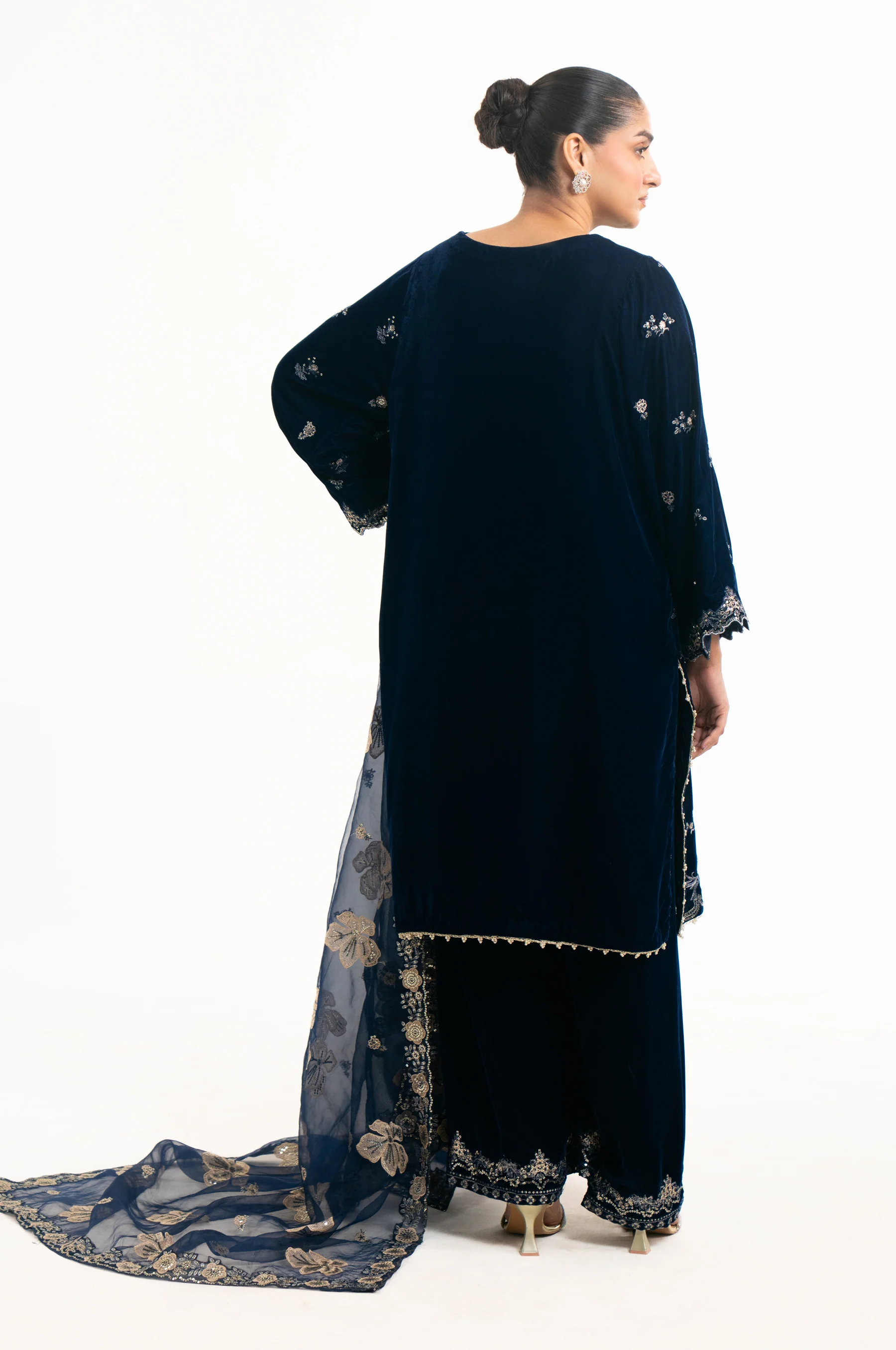 STITCHED EMBROIDERED VELVET SUIT - Image 5