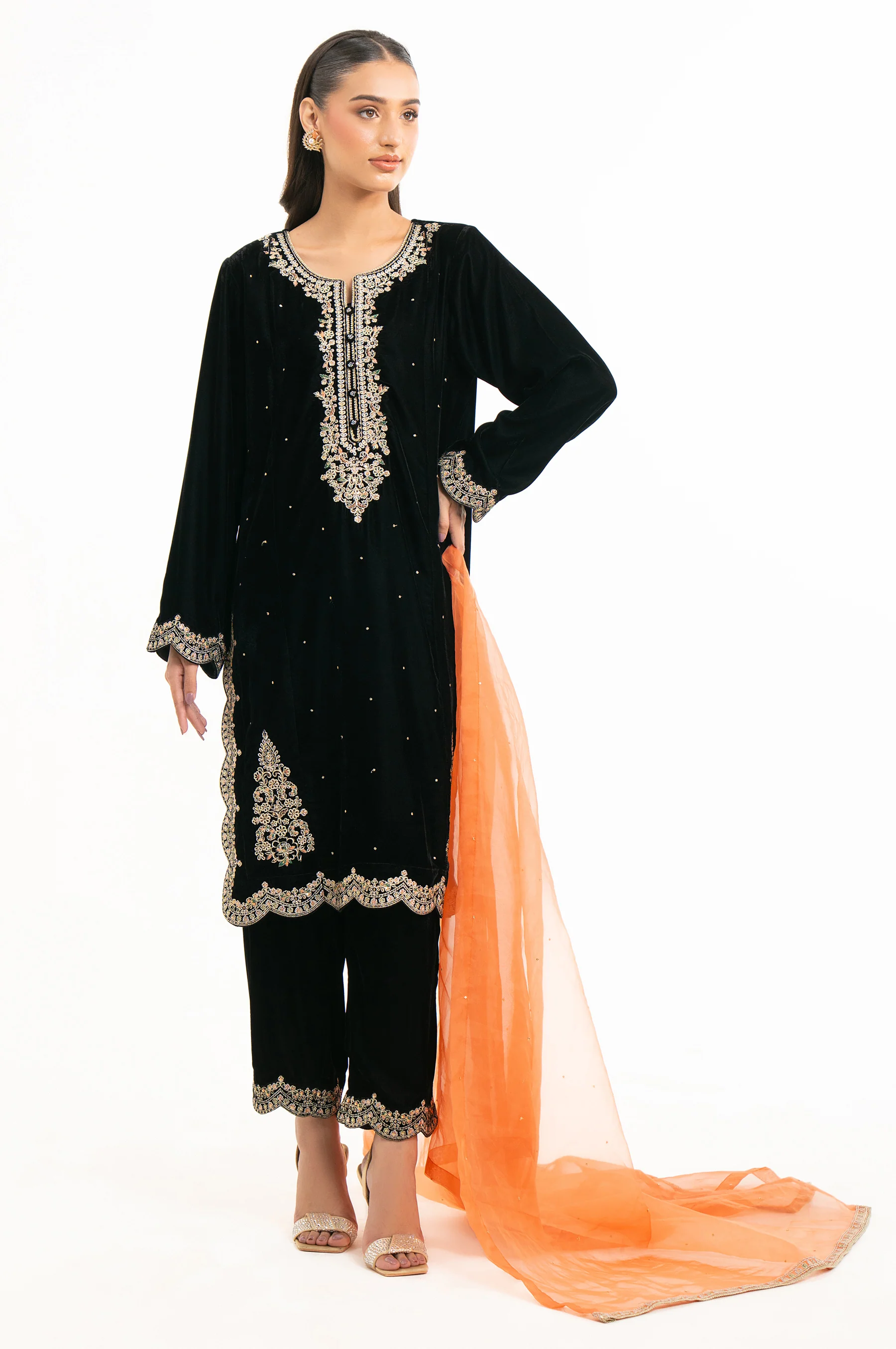 EMBROIDERED VELVET SUIT - Image 6