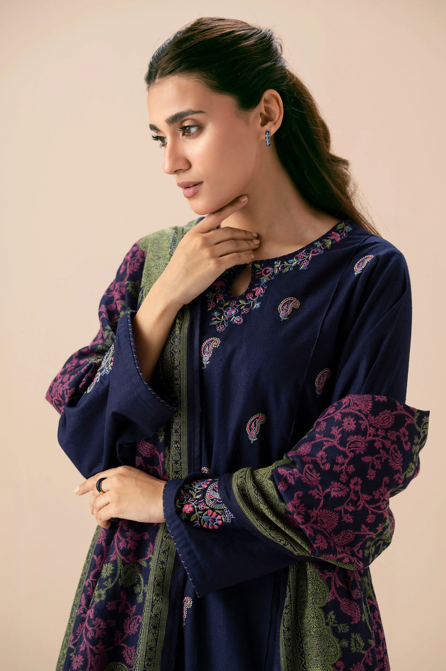 STITCHED DYED EMBROIDERED SUIT - Image 5
