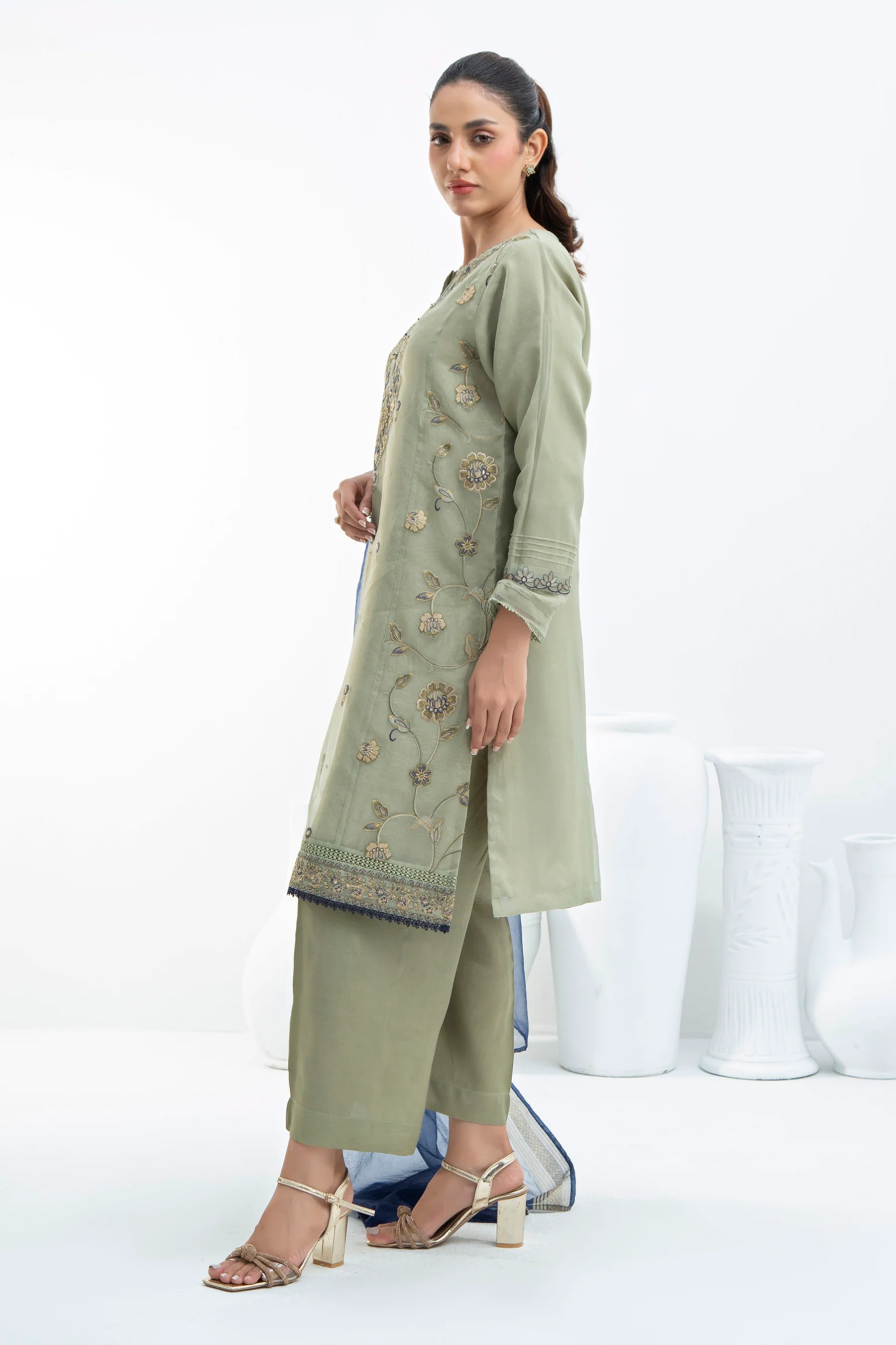 STITCHED EMBROIDERED ORGANZA SUIT - Image 3