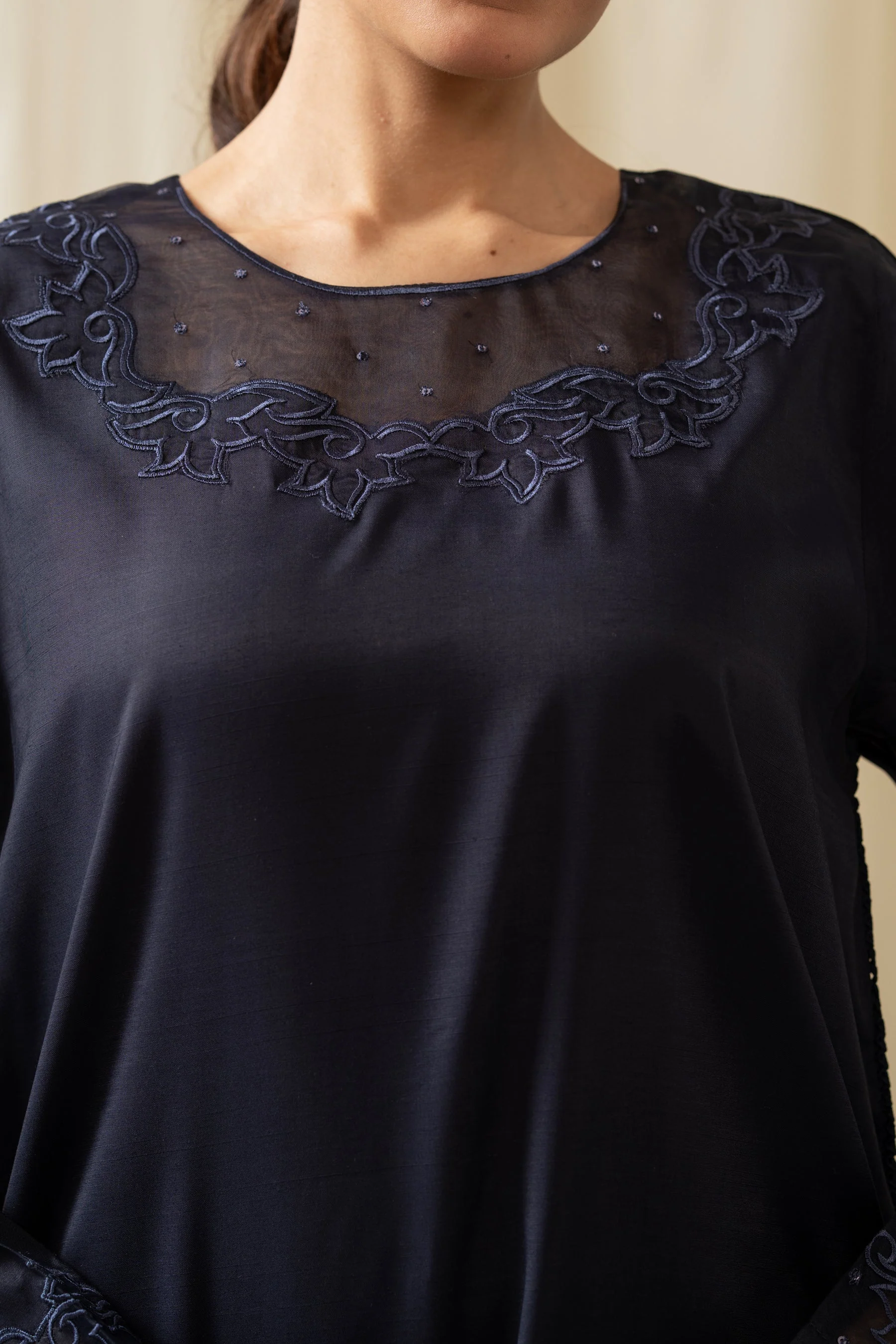 STITCHED EMBROIDERED RAW SILK SUIT (FACTORY E-OUTLET) - Image 2