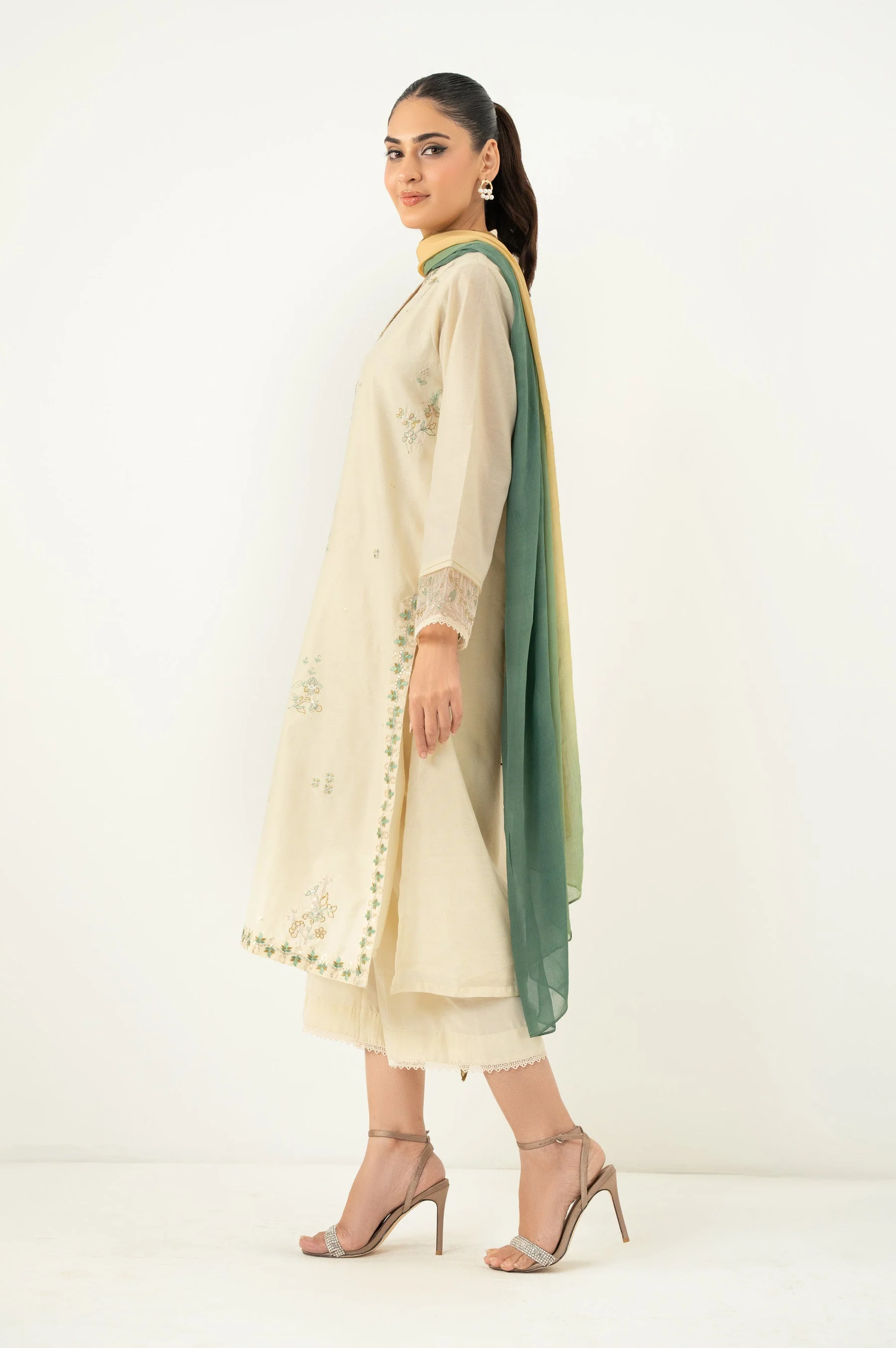 SHADED DUPATTA (FACTORY E-OUTLET) - Image 2