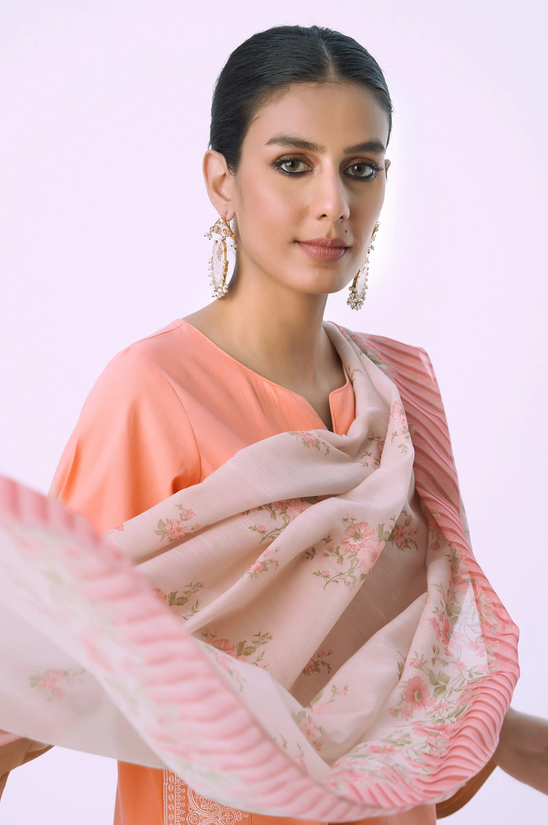 Unstitched 3 Piece Embroidered Slub Suit - Image 3