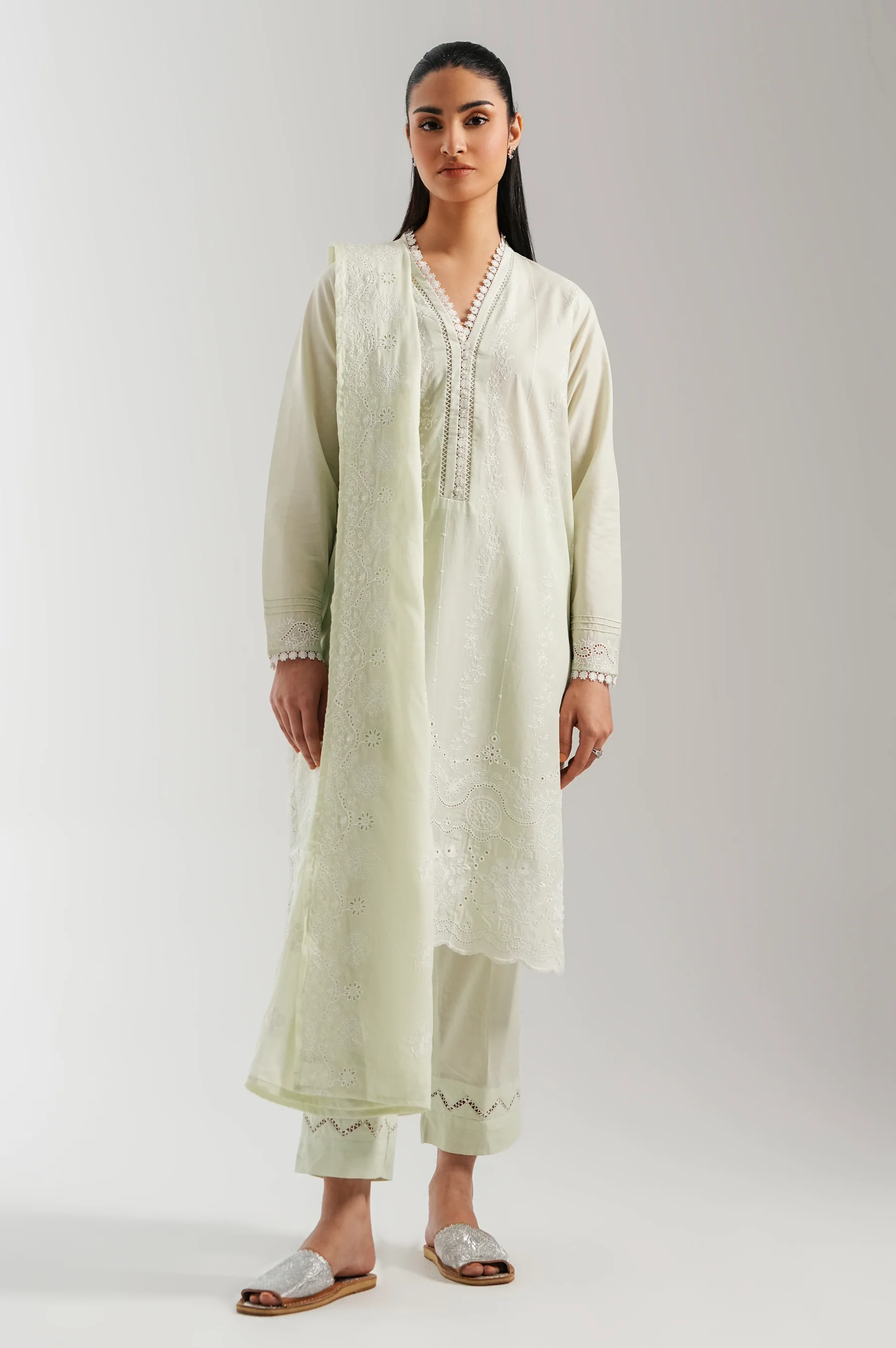 EMBROIDERED STITCHED DUPATTA (FACTORY E-OUTLET)