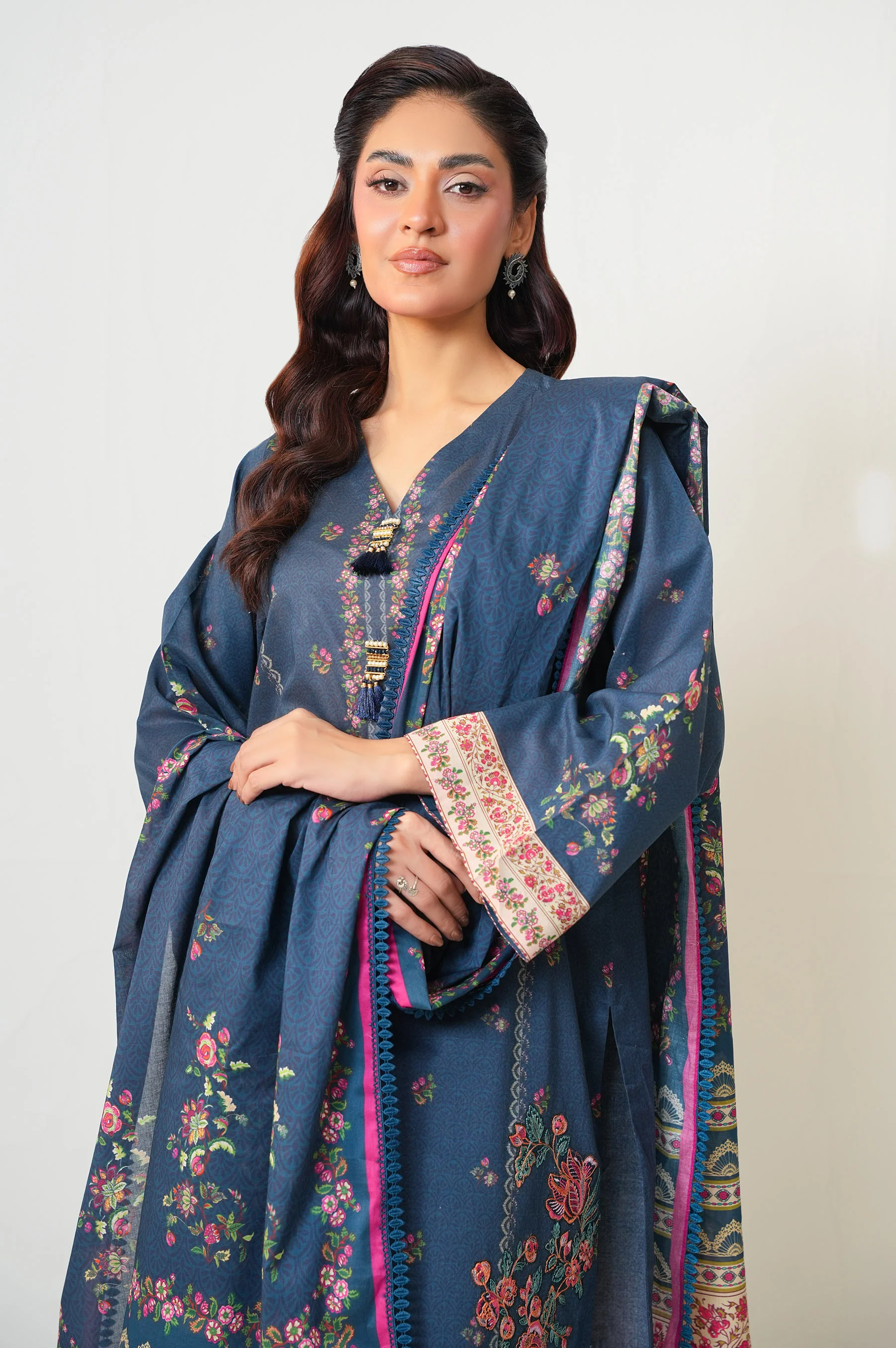 UNSTITCHED EMBROIDERED SUIT - Image 2