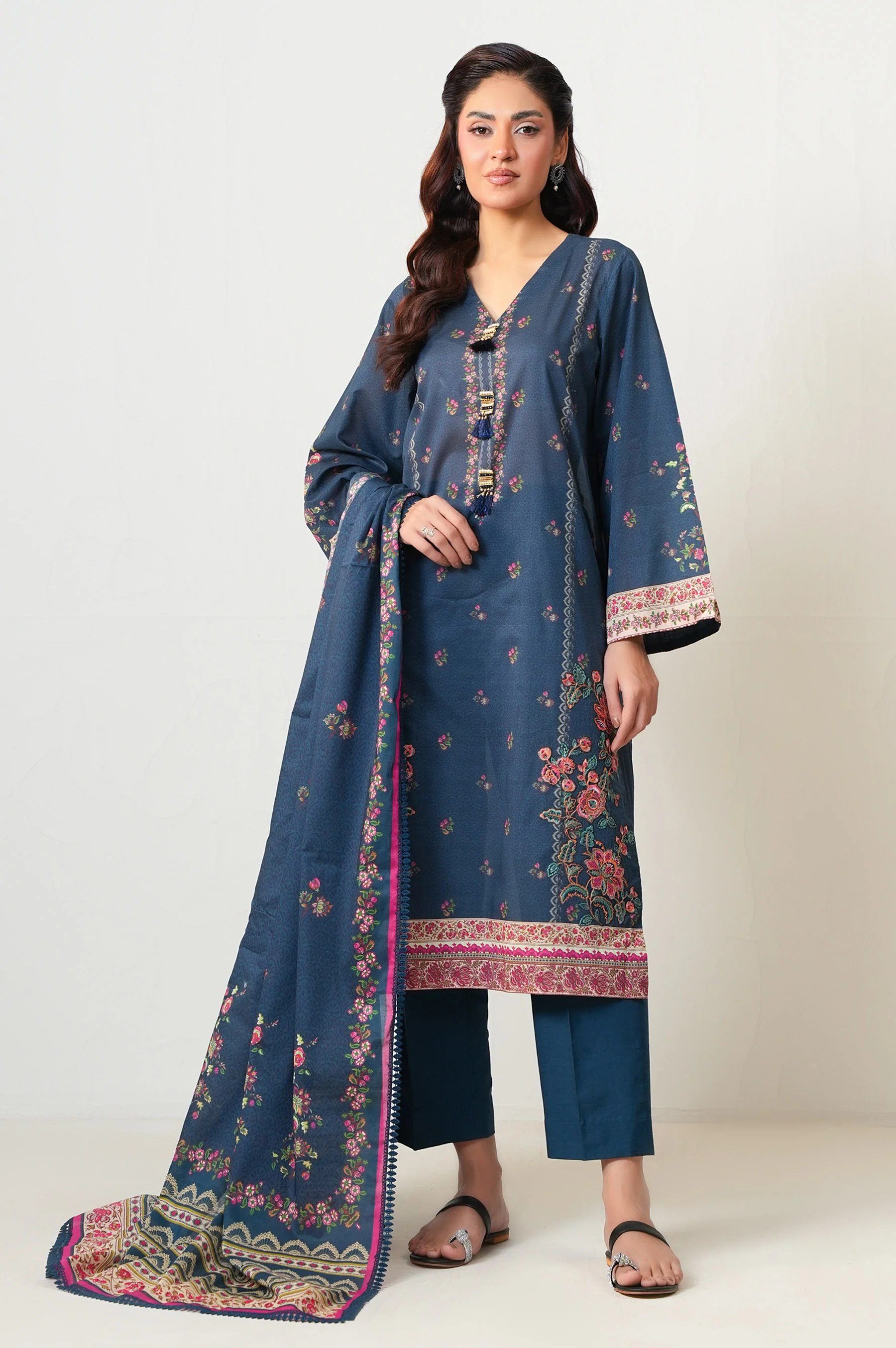 UNSTITCHED EMBROIDERED SUIT - Image 6