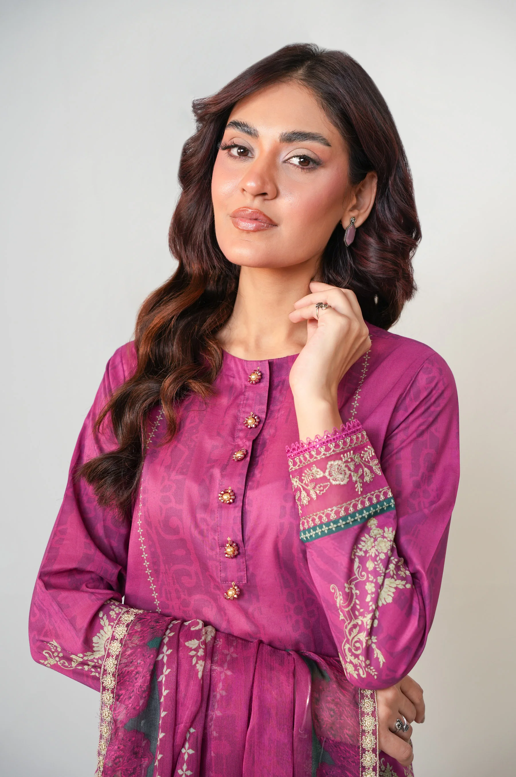 UNSTITCHED EMBROIDERED SUIT - Image 2