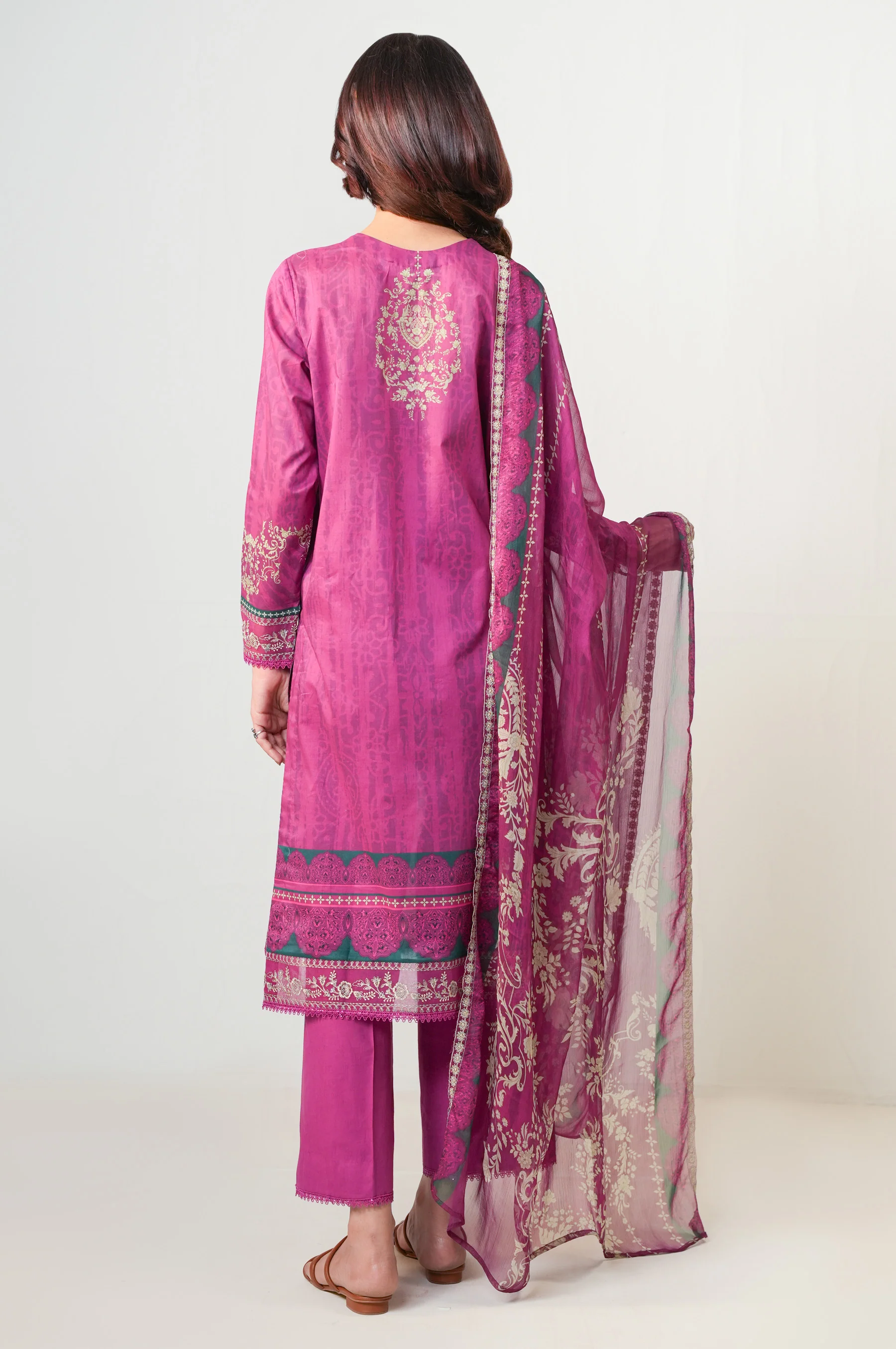 UNSTITCHED EMBROIDERED SUIT - Image 4