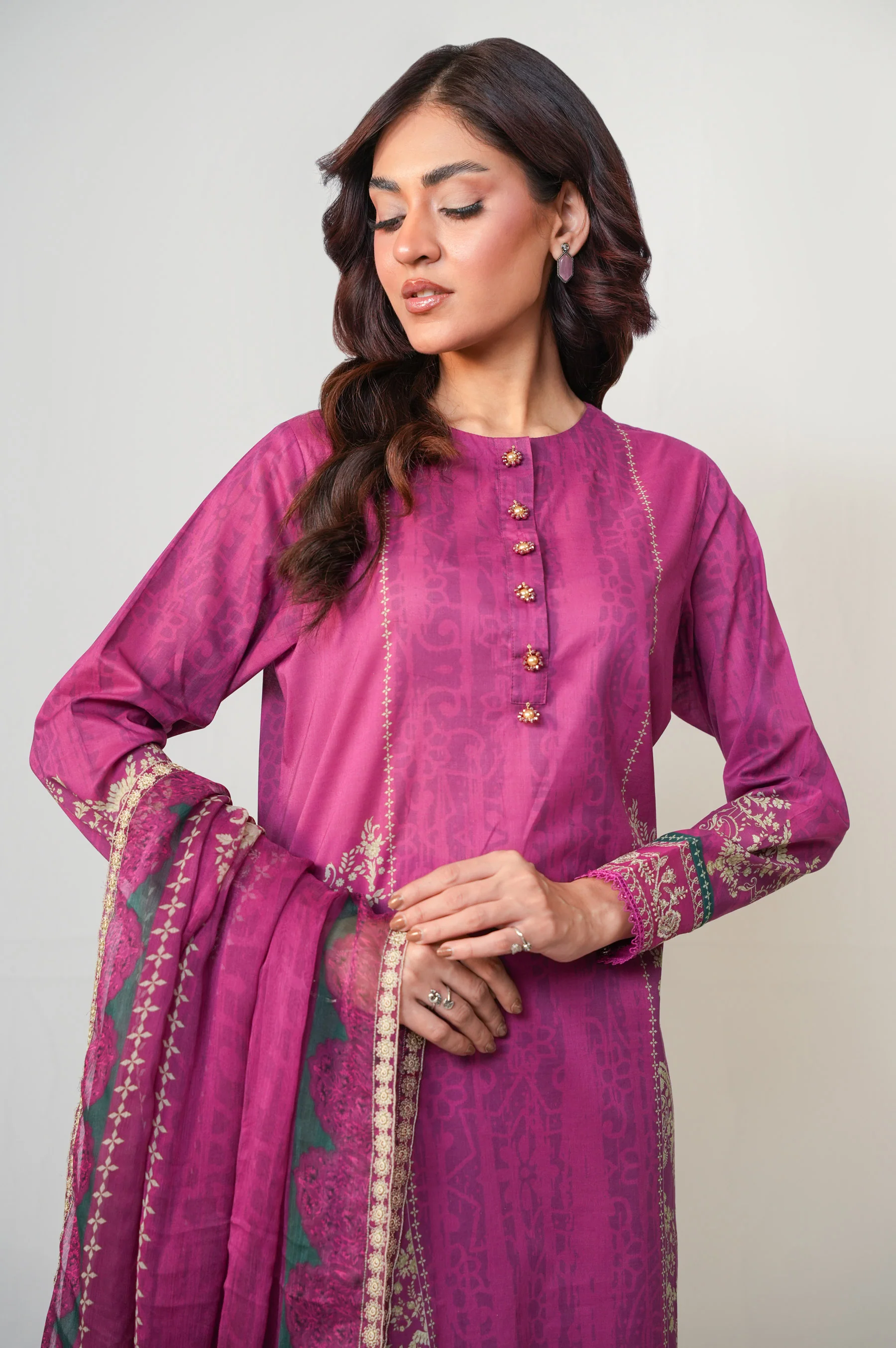 UNSTITCHED EMBROIDERED SUIT - Image 5