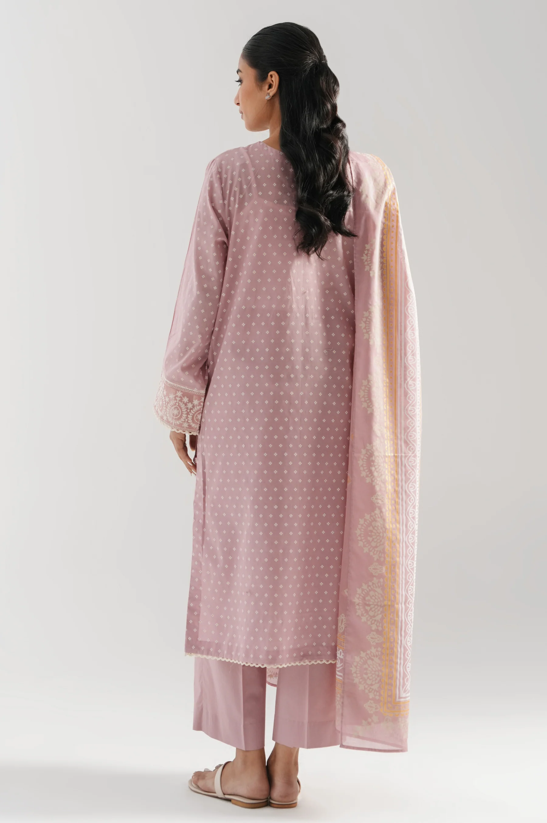 UNSTITCHED EMBROIDERED SUIT - Image 5