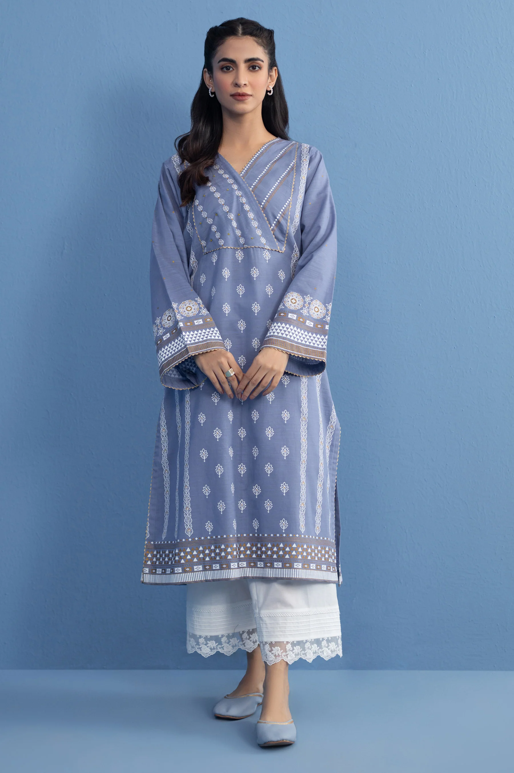 Unstitched 1 Piece Printed Khaddar Shirt - Image 2